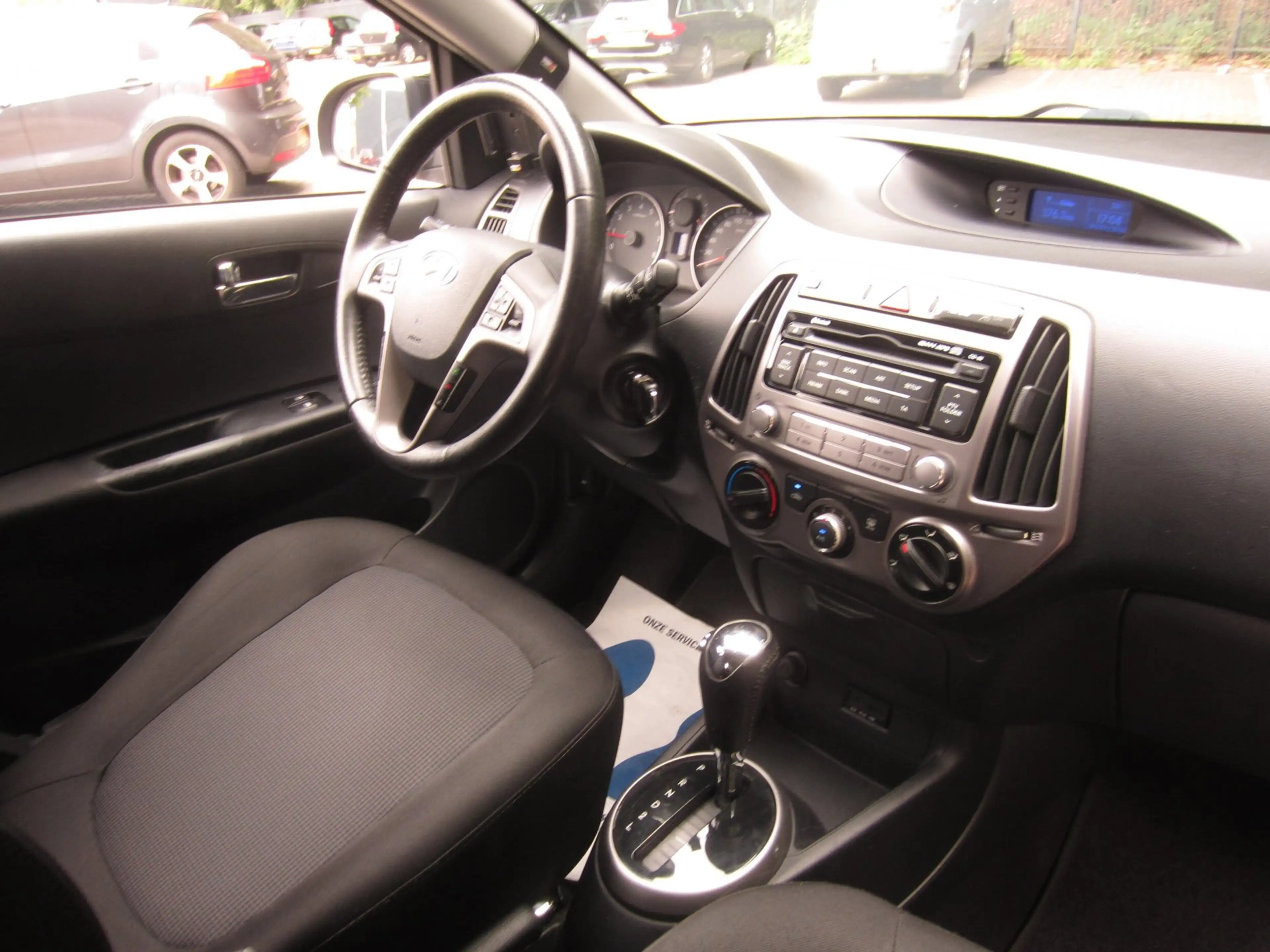 Hyundai i20 1.4i i-Motion 2015 Automaat Airco Led Cruise APK! — photo 10
