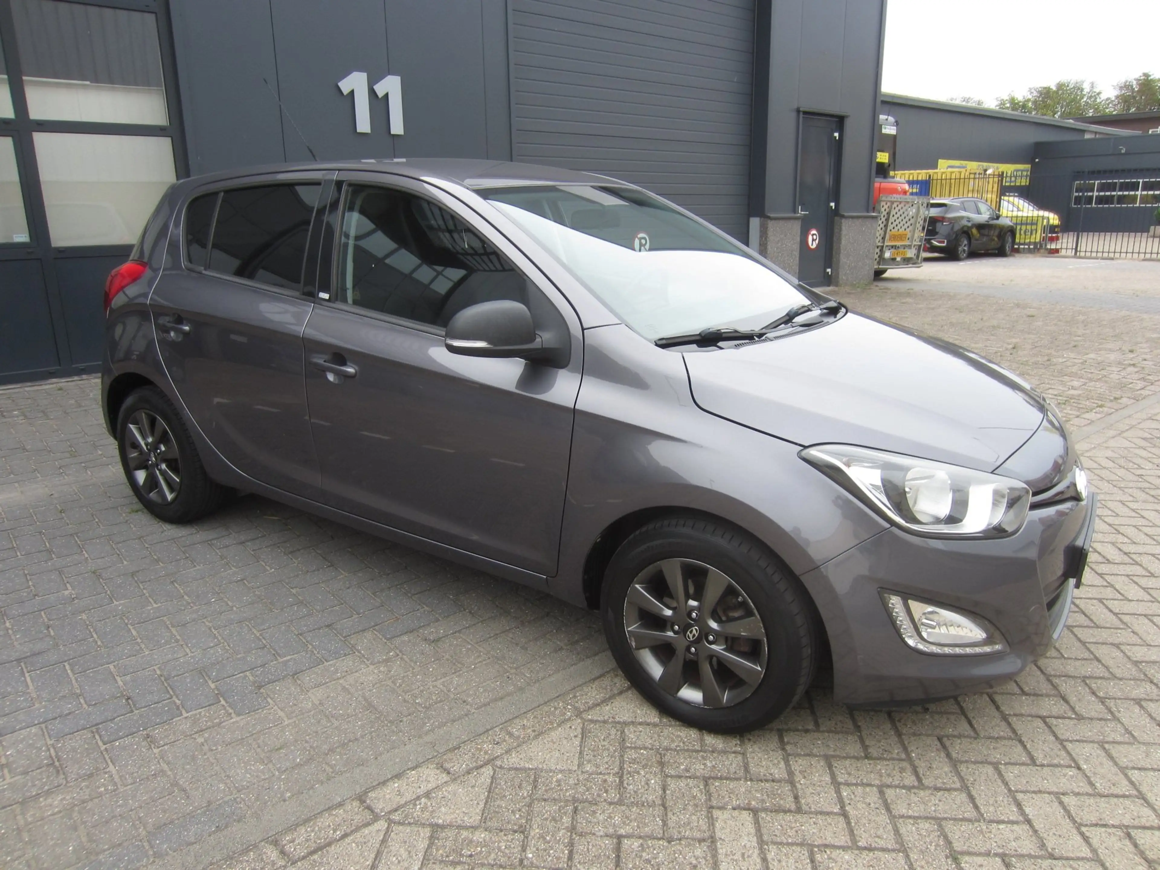 Hyundai i20 1.4i i-Motion 2015 Automaat Airco Led Cruise APK! — photo 8
