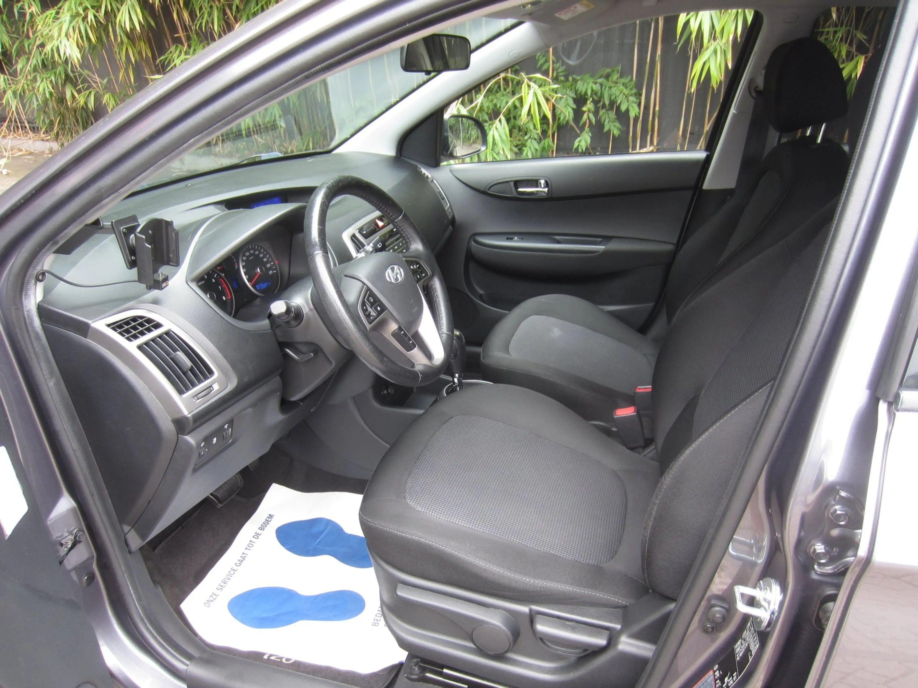 Hyundai i20 1.4i i-Motion 2015 Automaat Airco Led Cruise APK! — photo 12