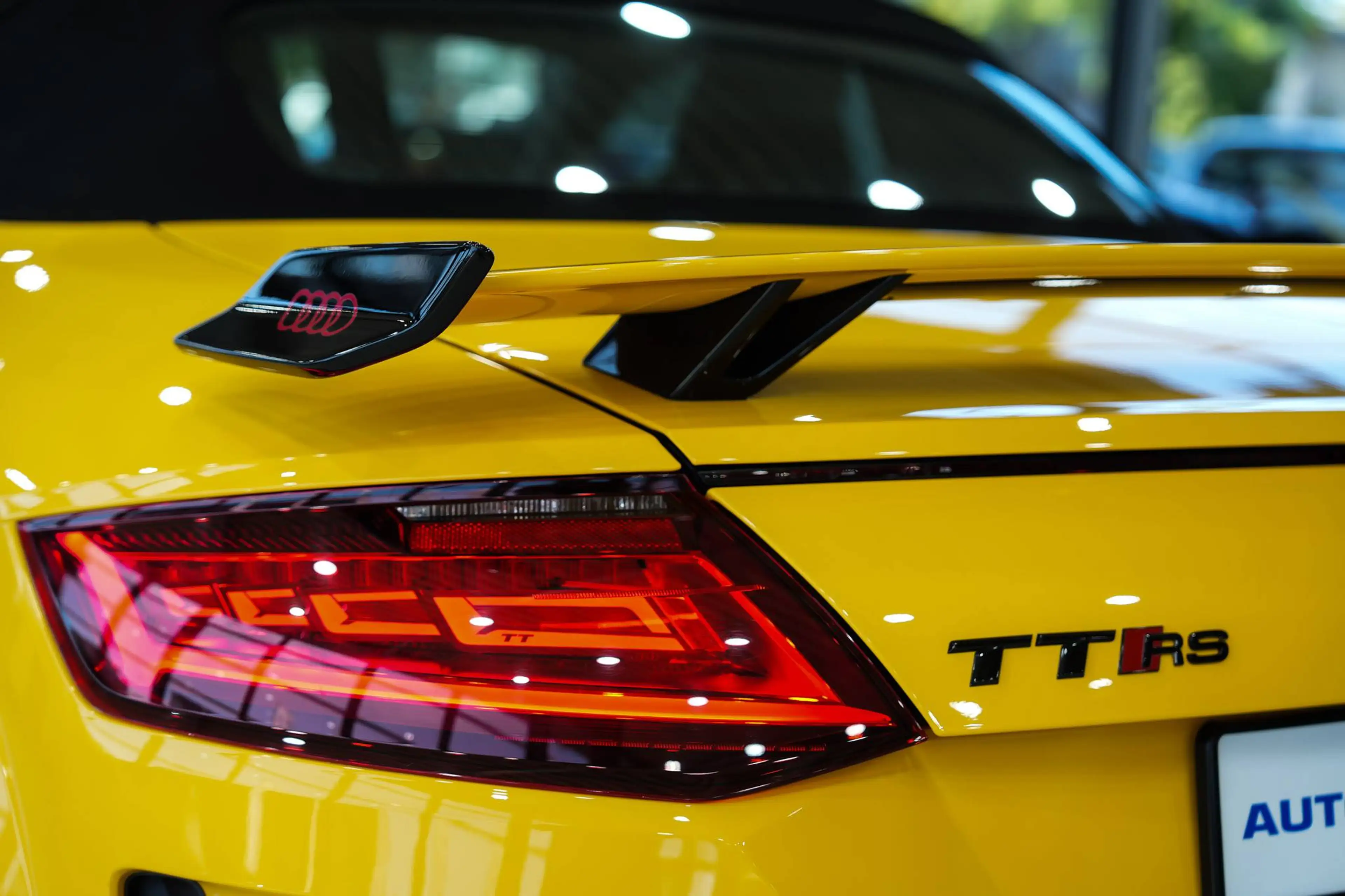 Audi TT RS Roadster 2.5 TFSI quattro*RS-ABGAS*B&O*LED — photo 14