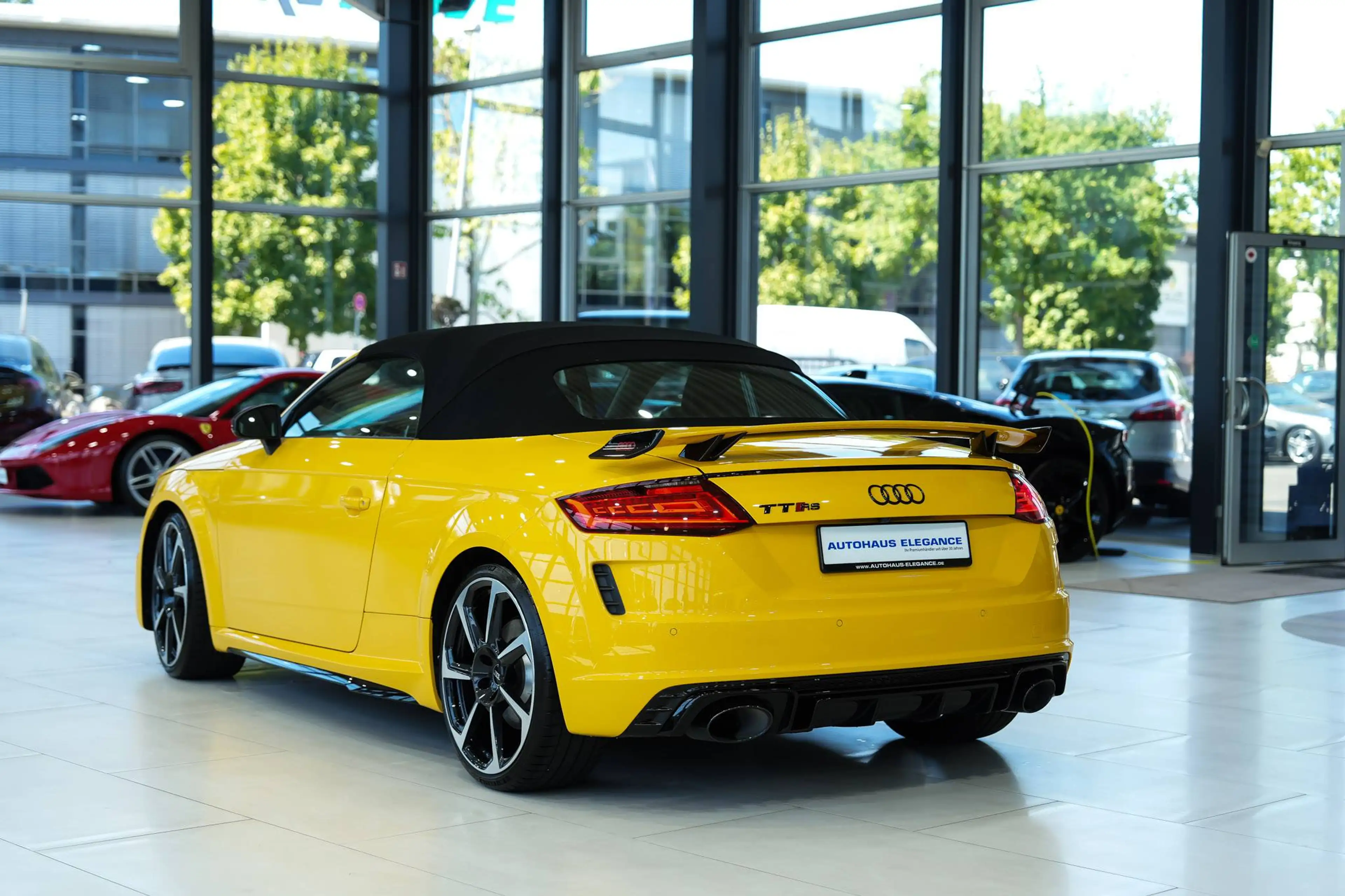 Audi TT RS Roadster 2.5 TFSI quattro*RS-ABGAS*B&O*LED — photo 9