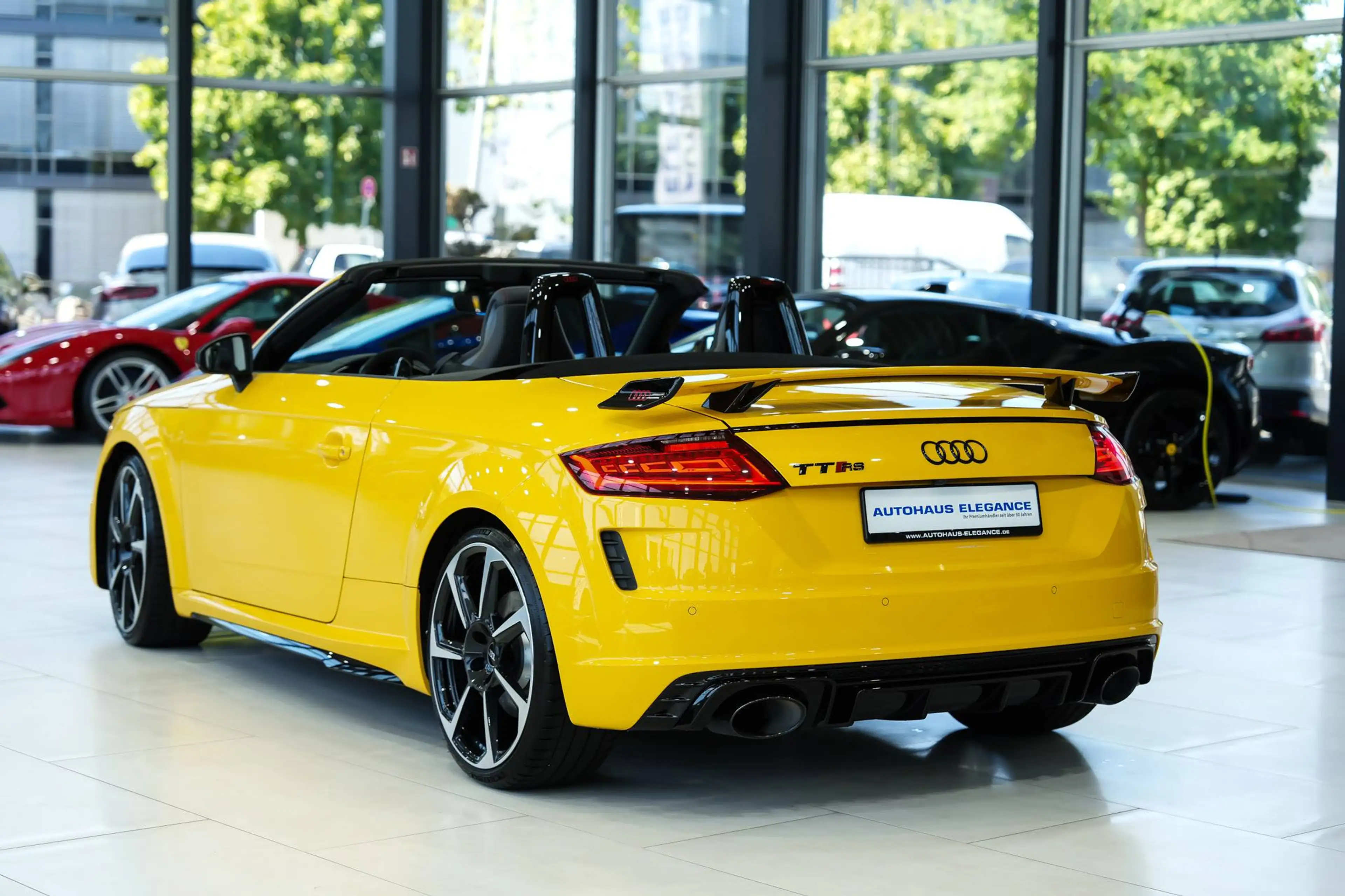 Audi TT RS Roadster 2.5 TFSI quattro*RS-ABGAS*B&O*LED — photo 3