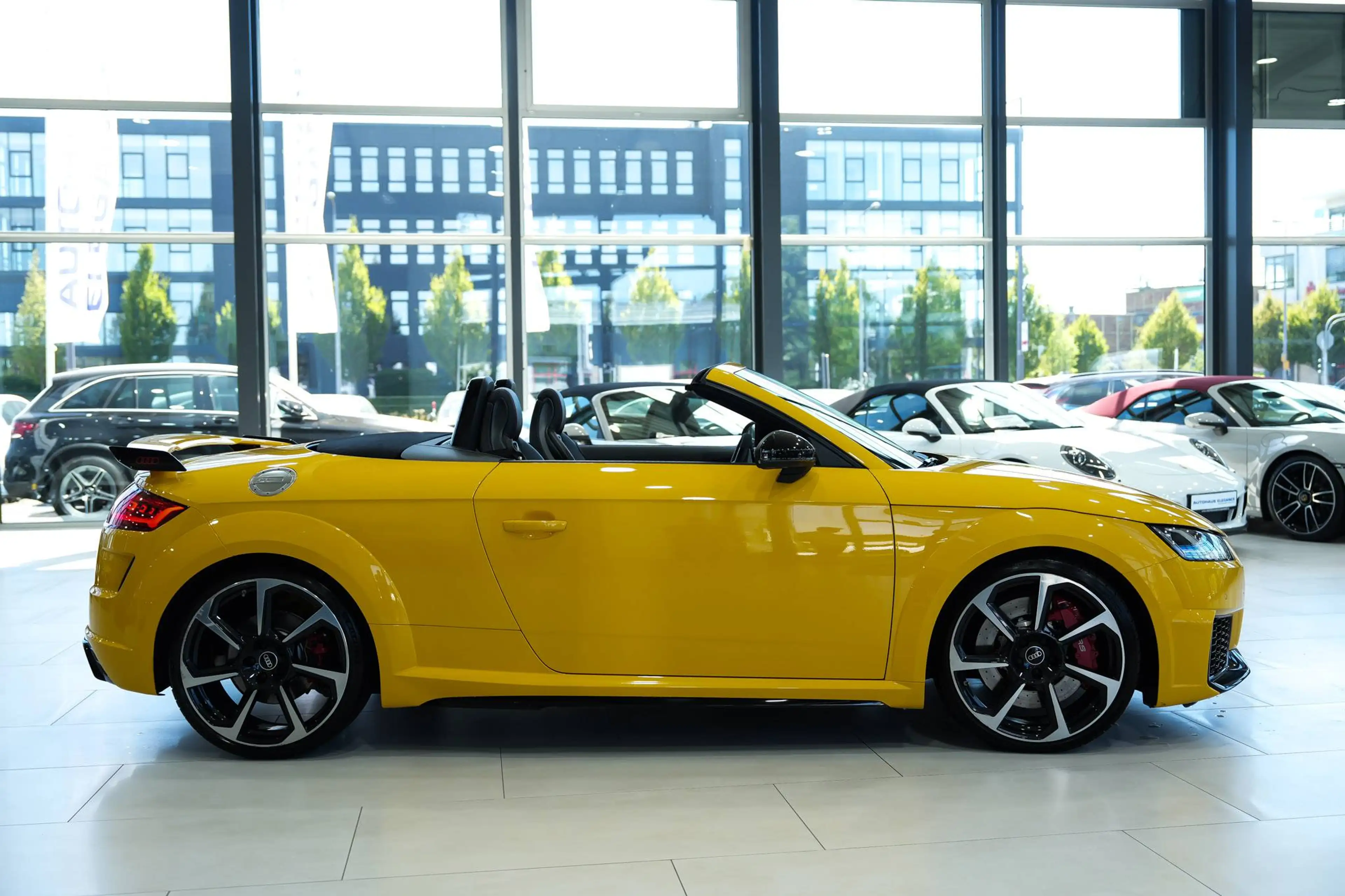 Audi TT RS Roadster 2.5 TFSI quattro*RS-ABGAS*B&O*LED — photo 4
