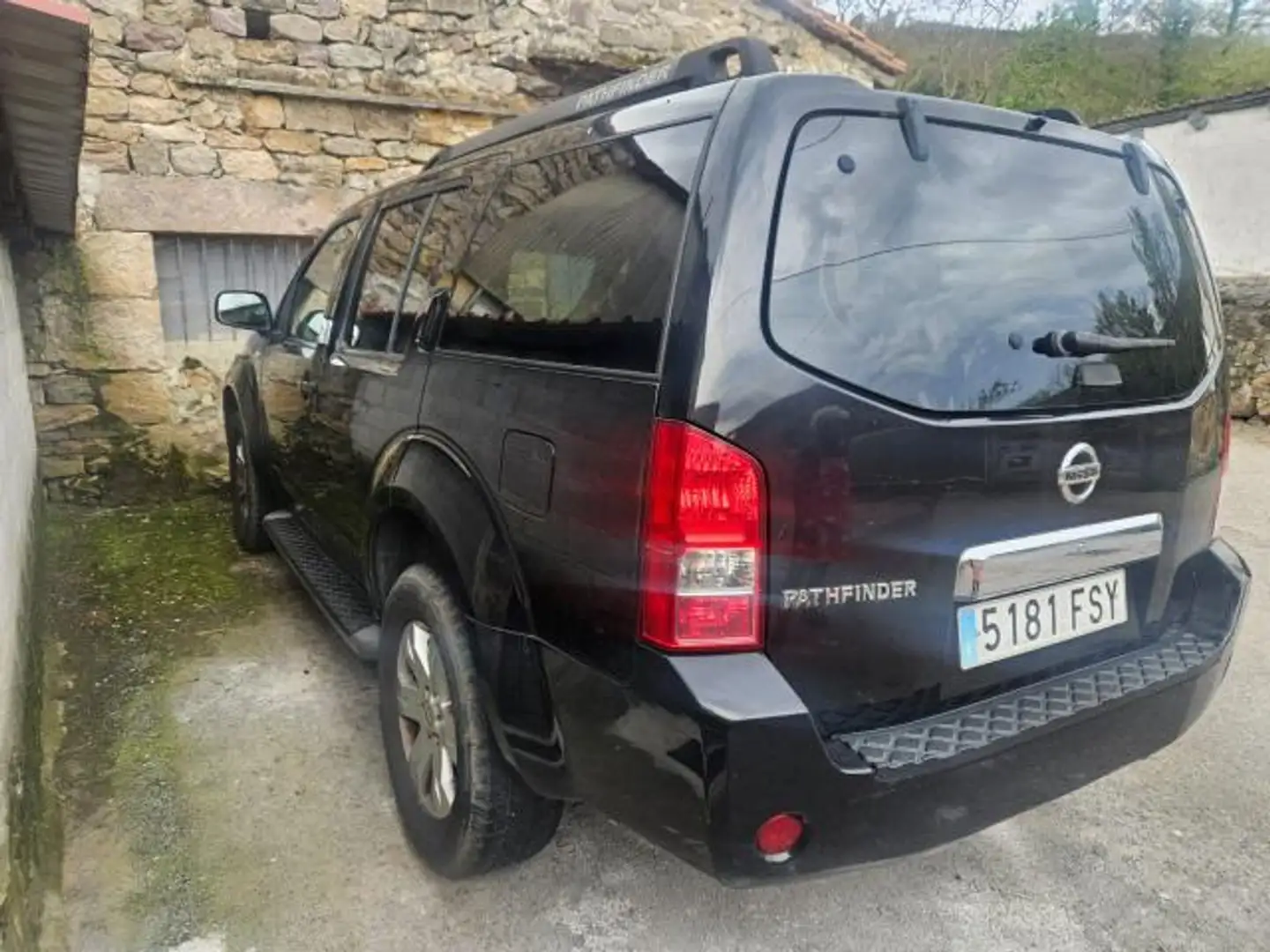 Nissan Pathfinder Todoterreno 171cv Automático de 5 Puertas Negro - 2