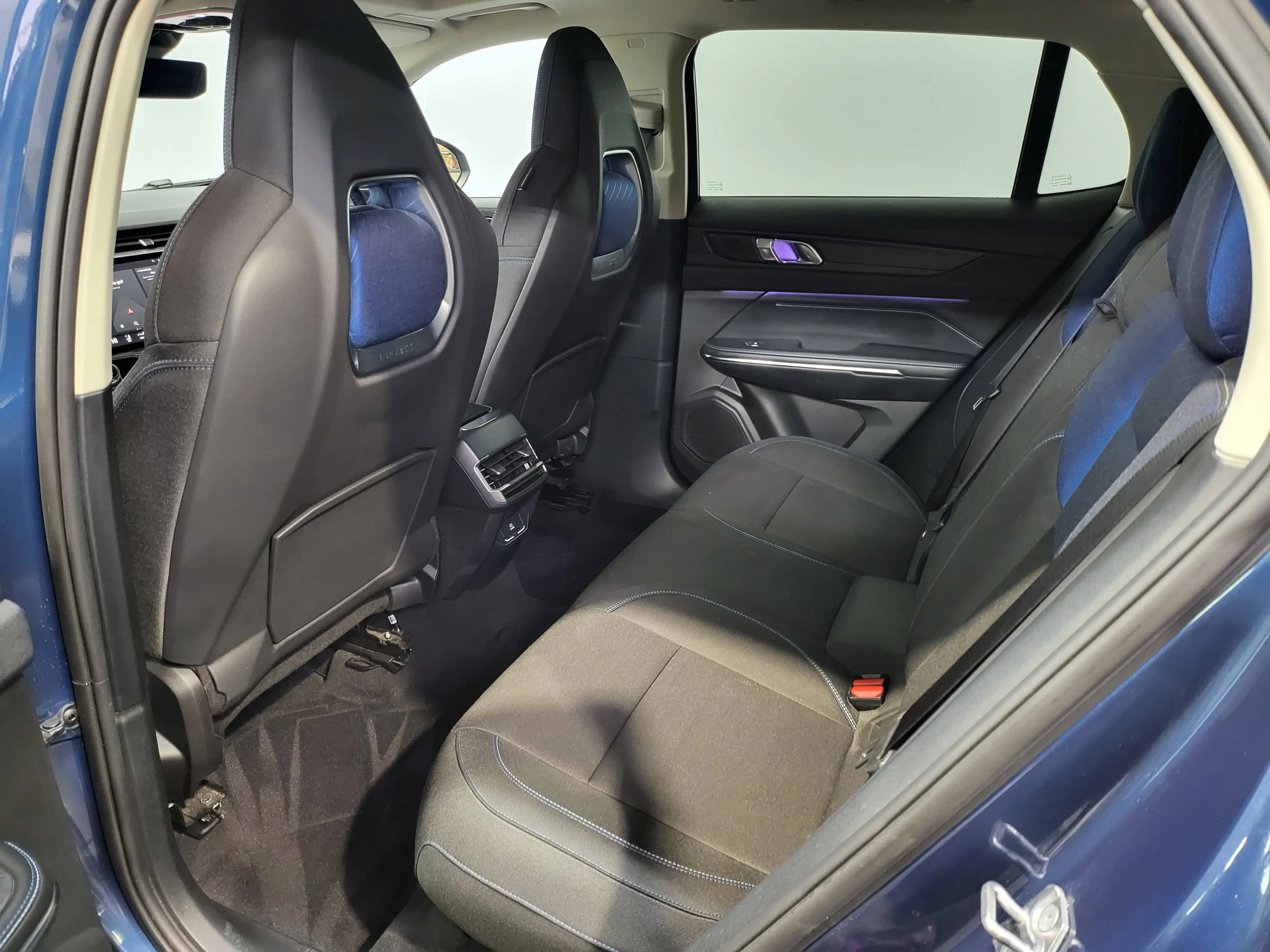 Lynk & Co 01 PHEV | Automaat | 2022 | 113.396 km | Direct beschikbaar | Full | Pano | ACC | Led | 360° | DAB | CarPlay — photo 13