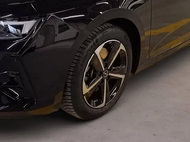 Opel Astra view 8