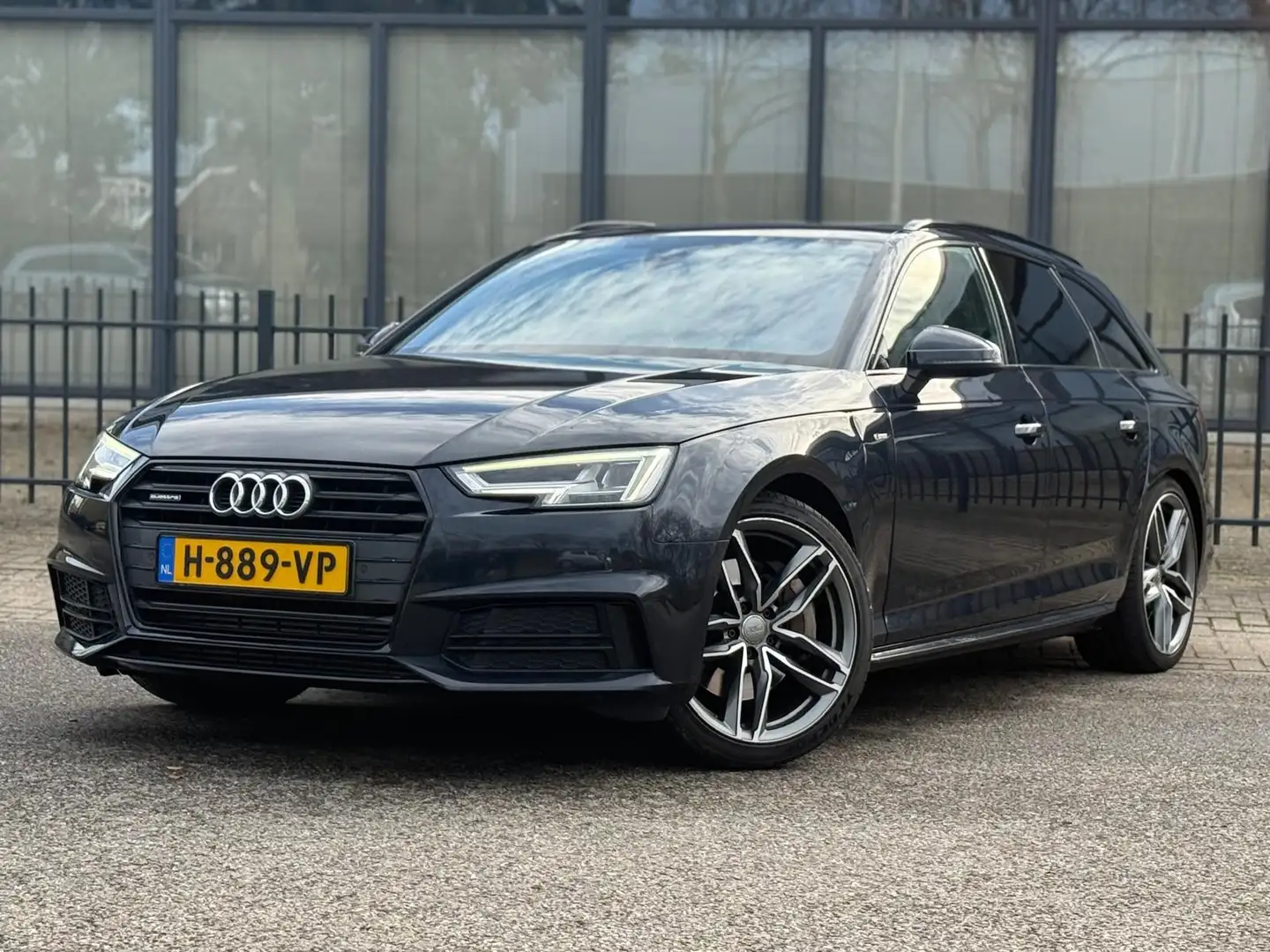 Audi A4 Avant 3.0 TDI quattro / Full! / Sport / S - Line Blauw - 2
