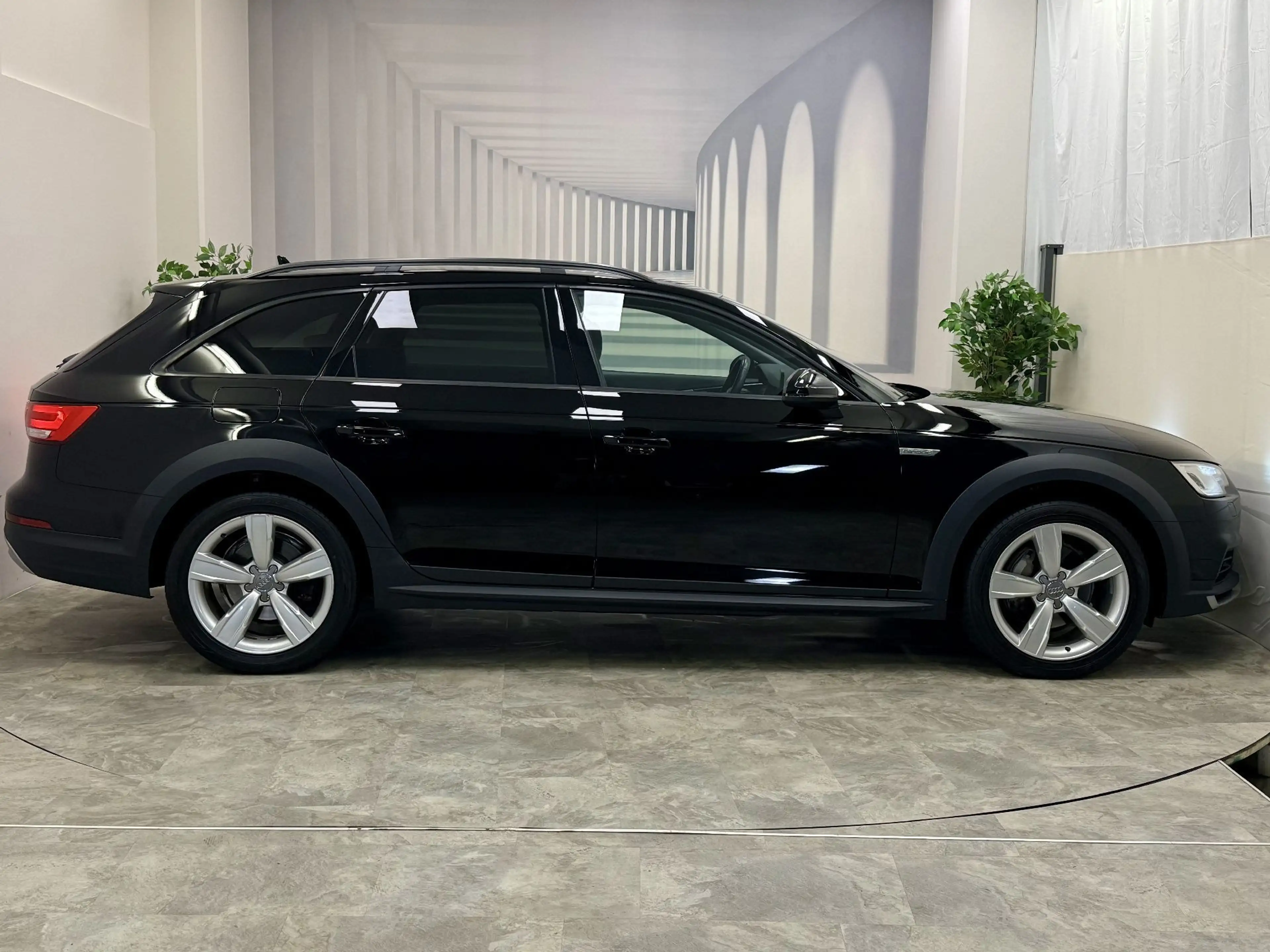 Audi A4 allroad 2.0TDI__AHK__SPORTSITZE__NEUES  GUTACHTEN 2027 — photo 11