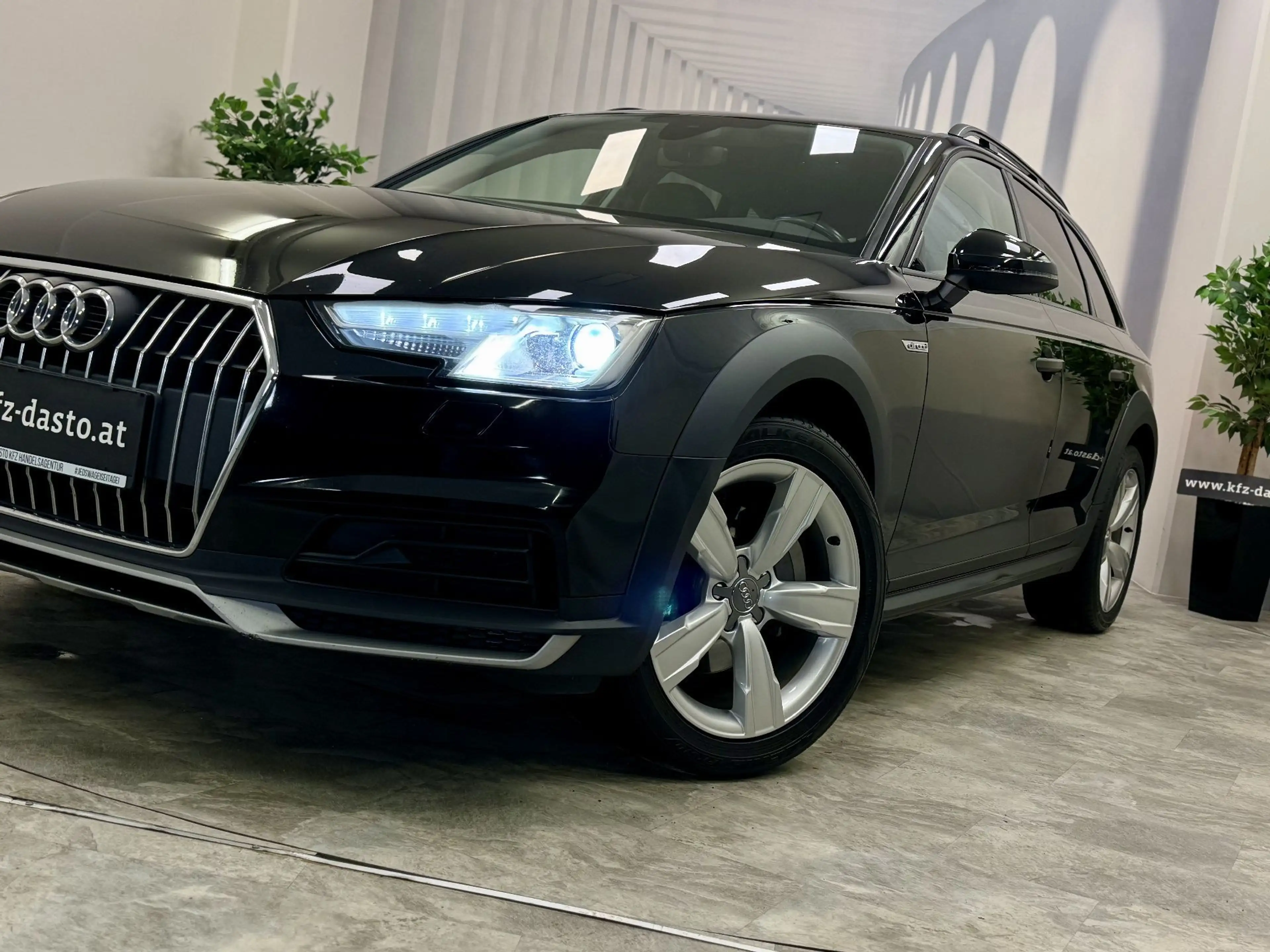Audi A4 allroad 2.0TDI__AHK__SPORTSITZE__NEUES GUTACHTEN 2027
