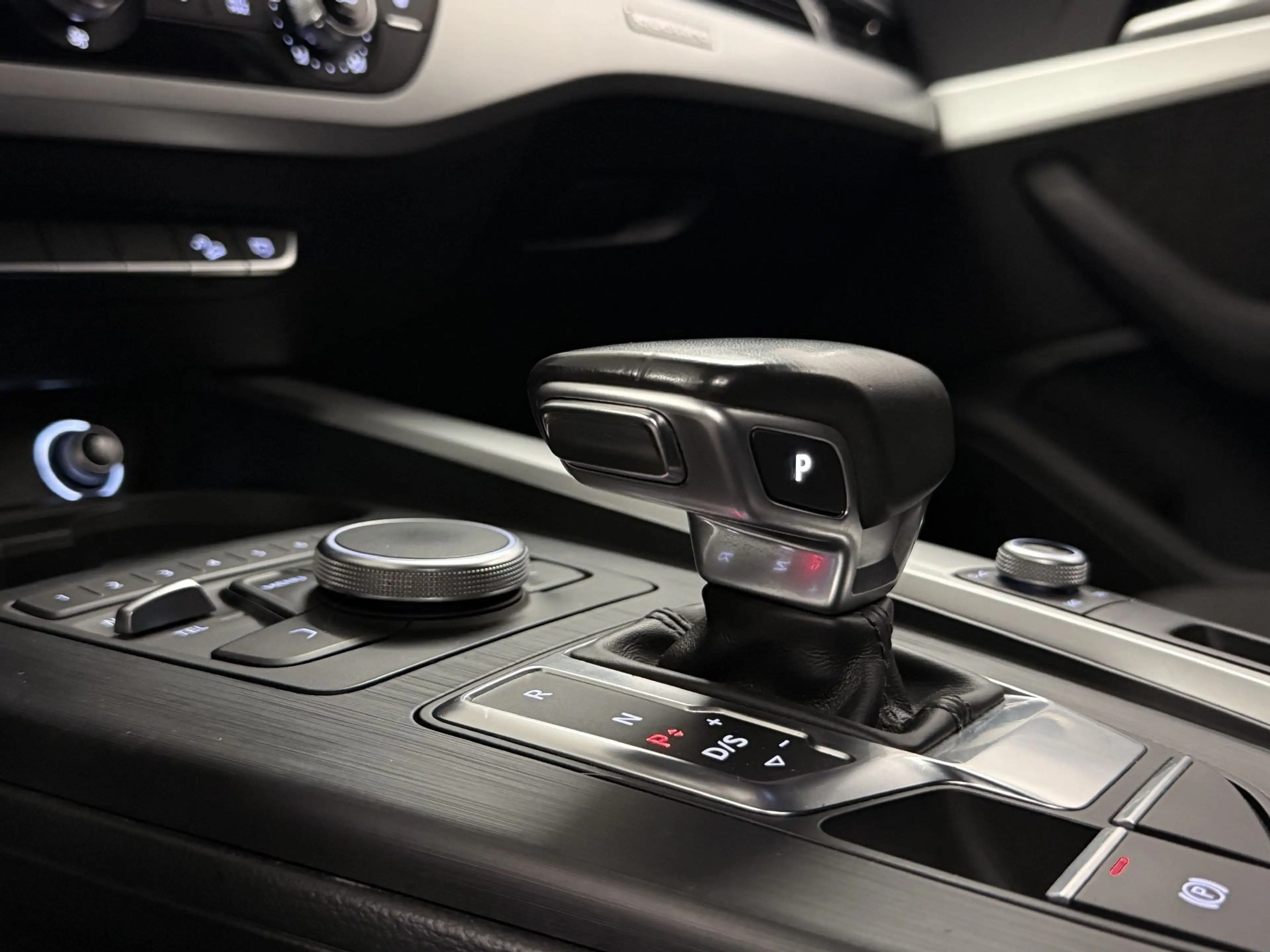 Audi A4 allroad 2.0TDI__AHK__SPORTSITZE__NEUES  GUTACHTEN 2027 — photo 5