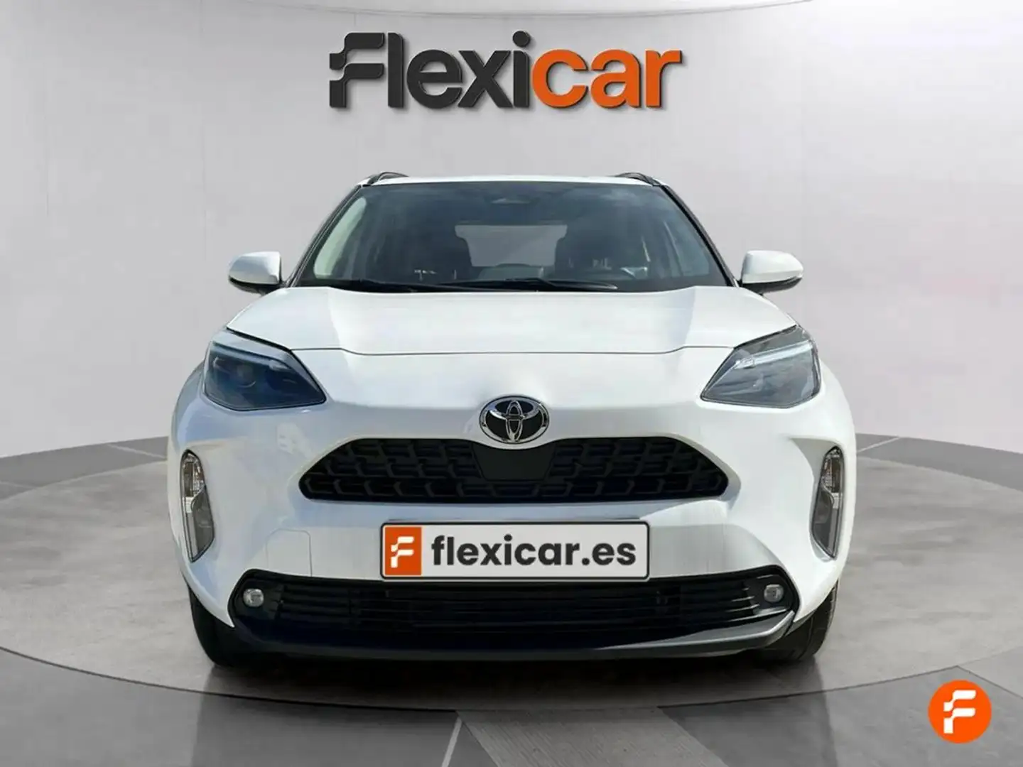Toyota Yaris Cross 1.5 120H Business Plus Blanco - 2