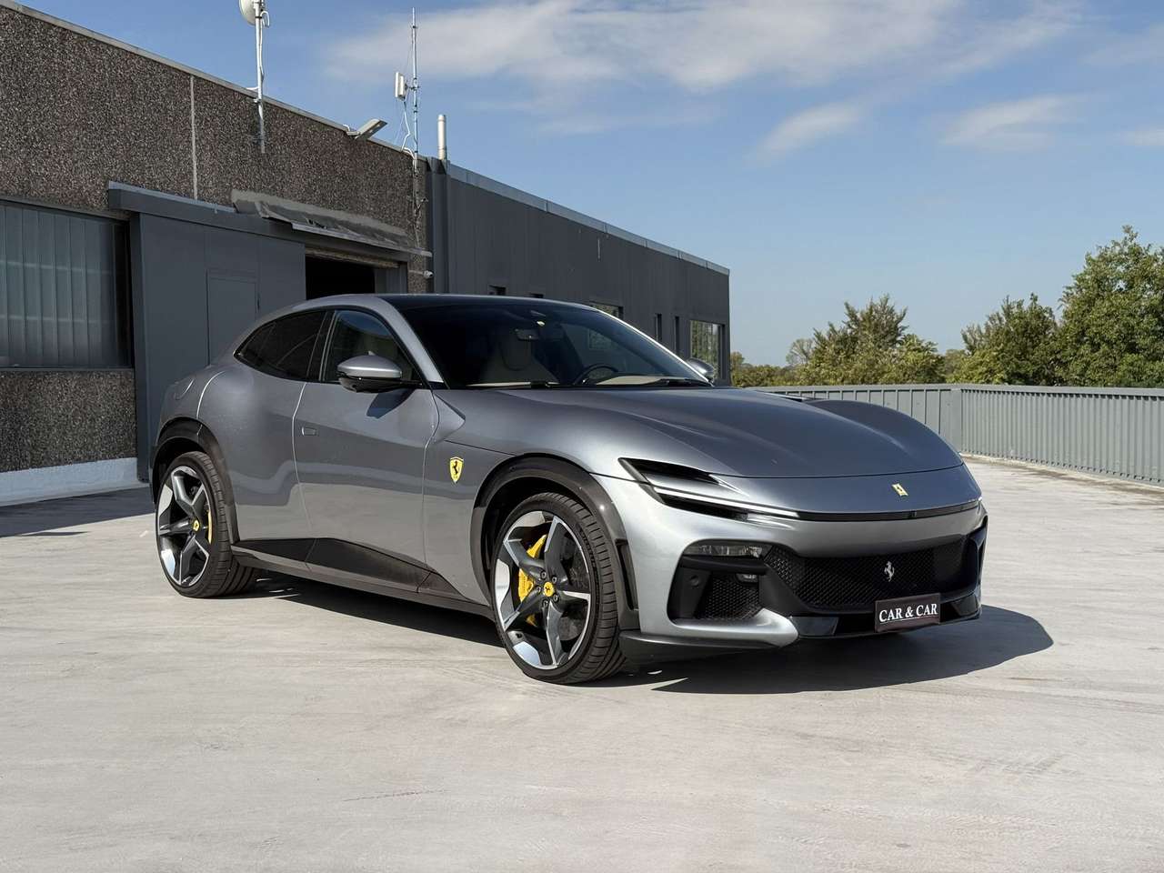 Ferrari Purosangue 6.5 V12 DCT 4WD