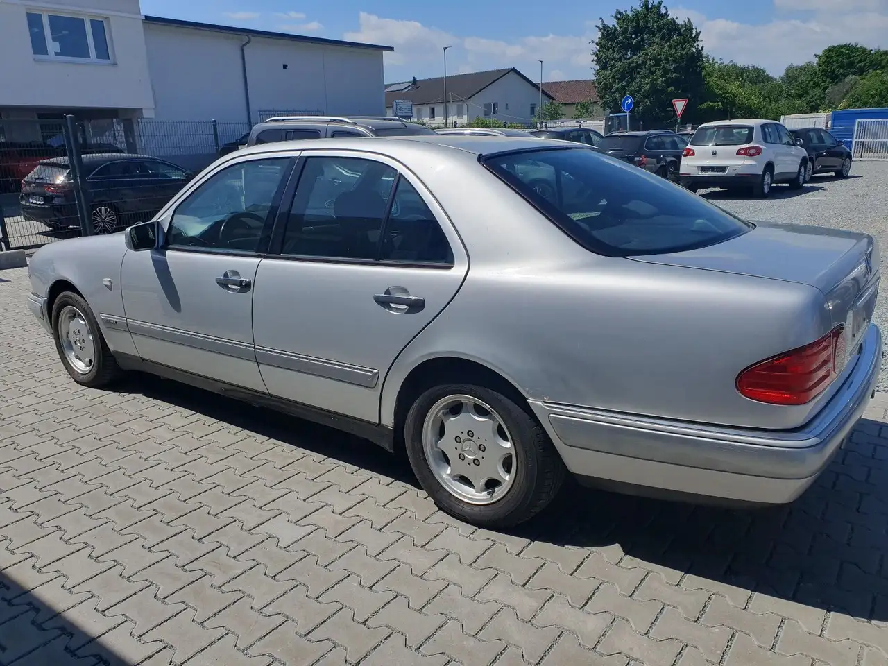 Mercedes-Benz E 240, foto 4