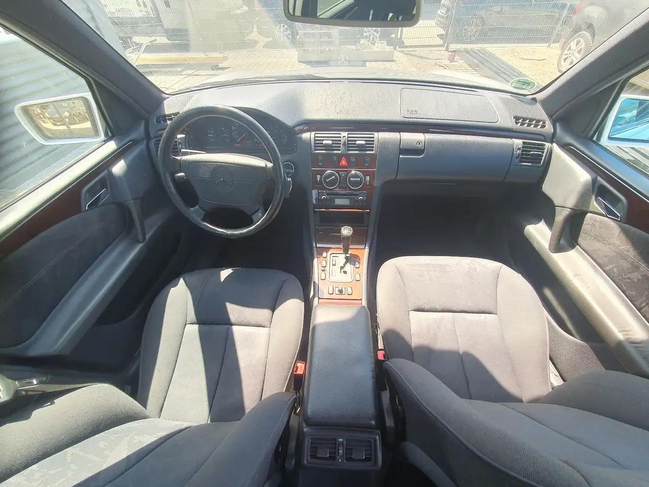Mercedes-Benz E 240, foto 10