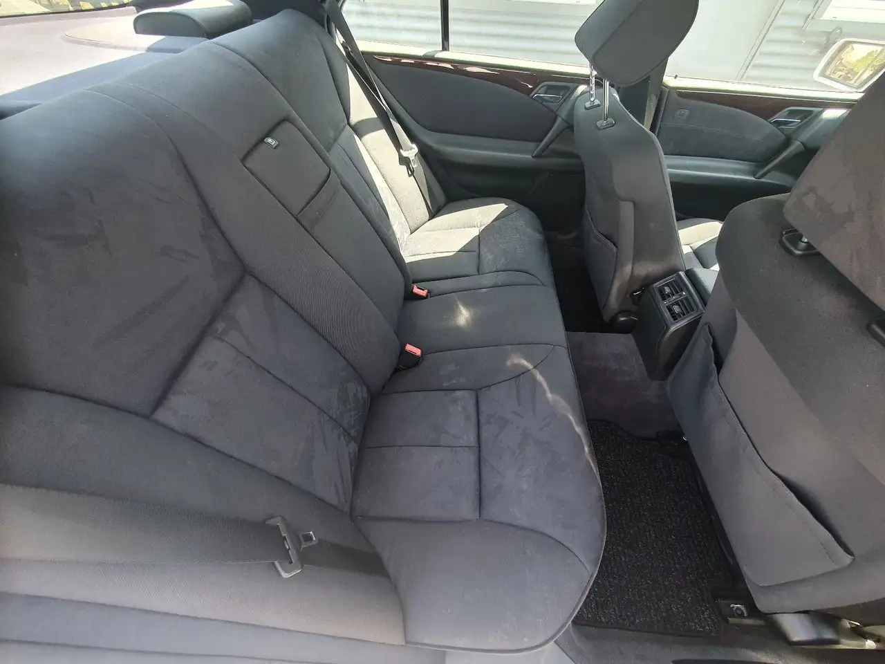 Mercedes-Benz E 240, foto 9
