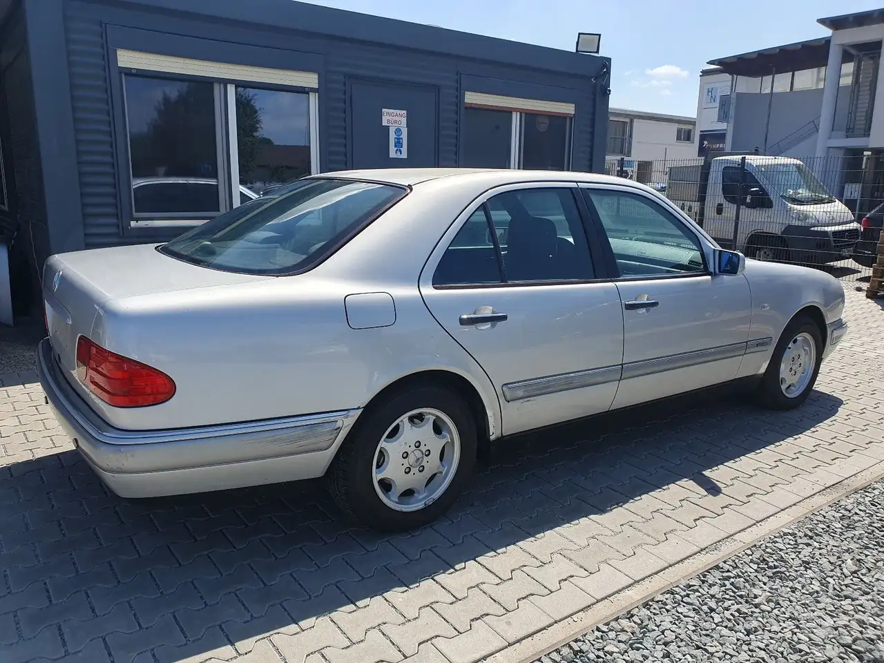 Mercedes-Benz E 240, foto 6