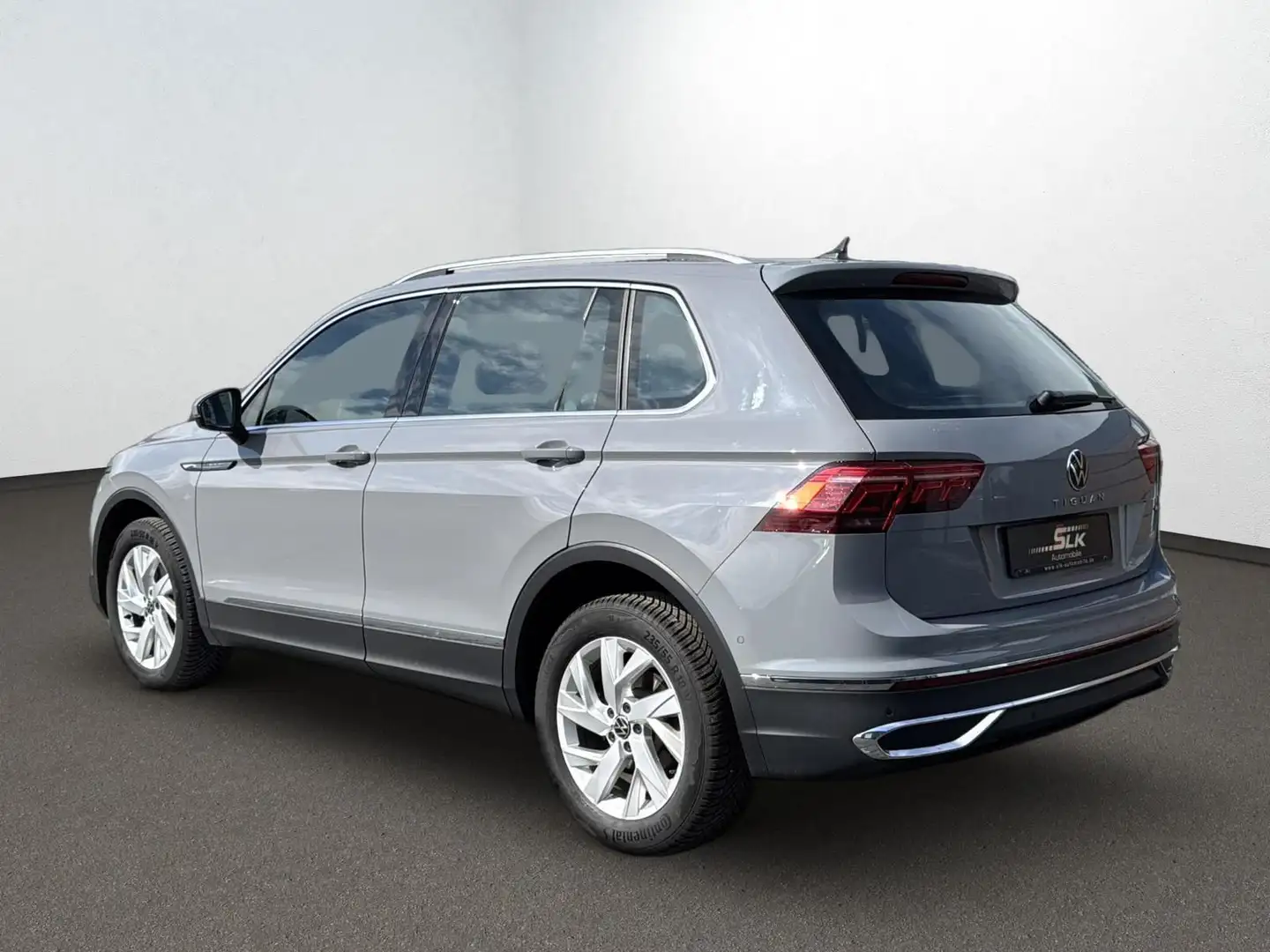 Volkswagen Tiguan 2.0TDi Elegance 4M. IQ.Light Pano StHz Grau - 2