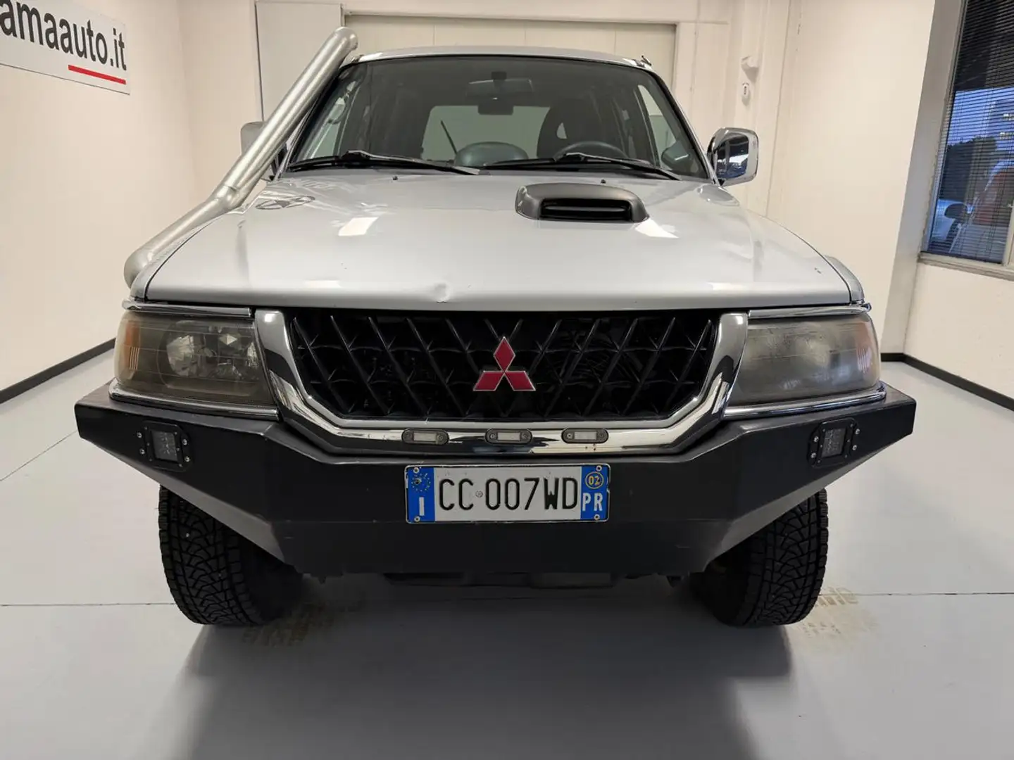 Mitsubishi Pajero Sport 2.5 TDI GLS OFF ROAD Silber - 2