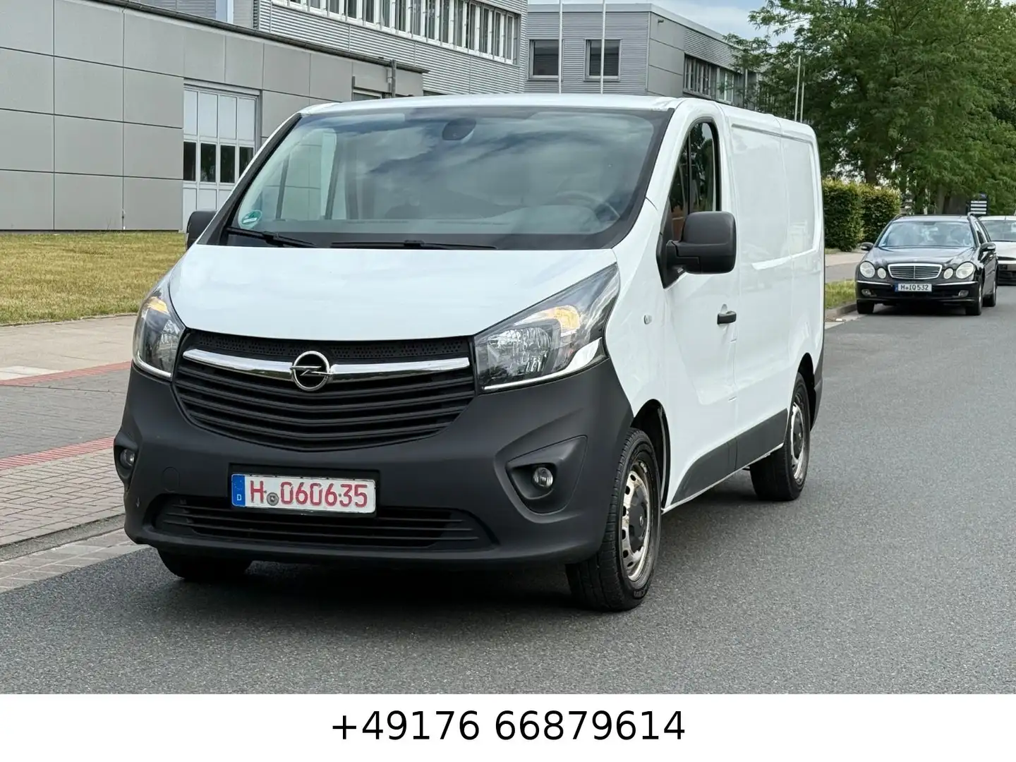 Opel Vivaro B Kasten/Kombi L1H1 2,9t Navi Klima Temp Weiß - 1