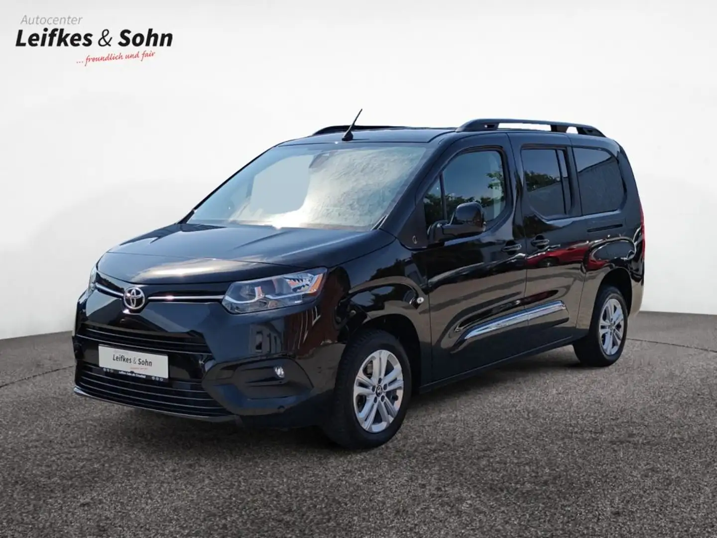 Toyota Proace City Verso 1.2 Turbo L2 Team D SHZ RFK Zwart - 1