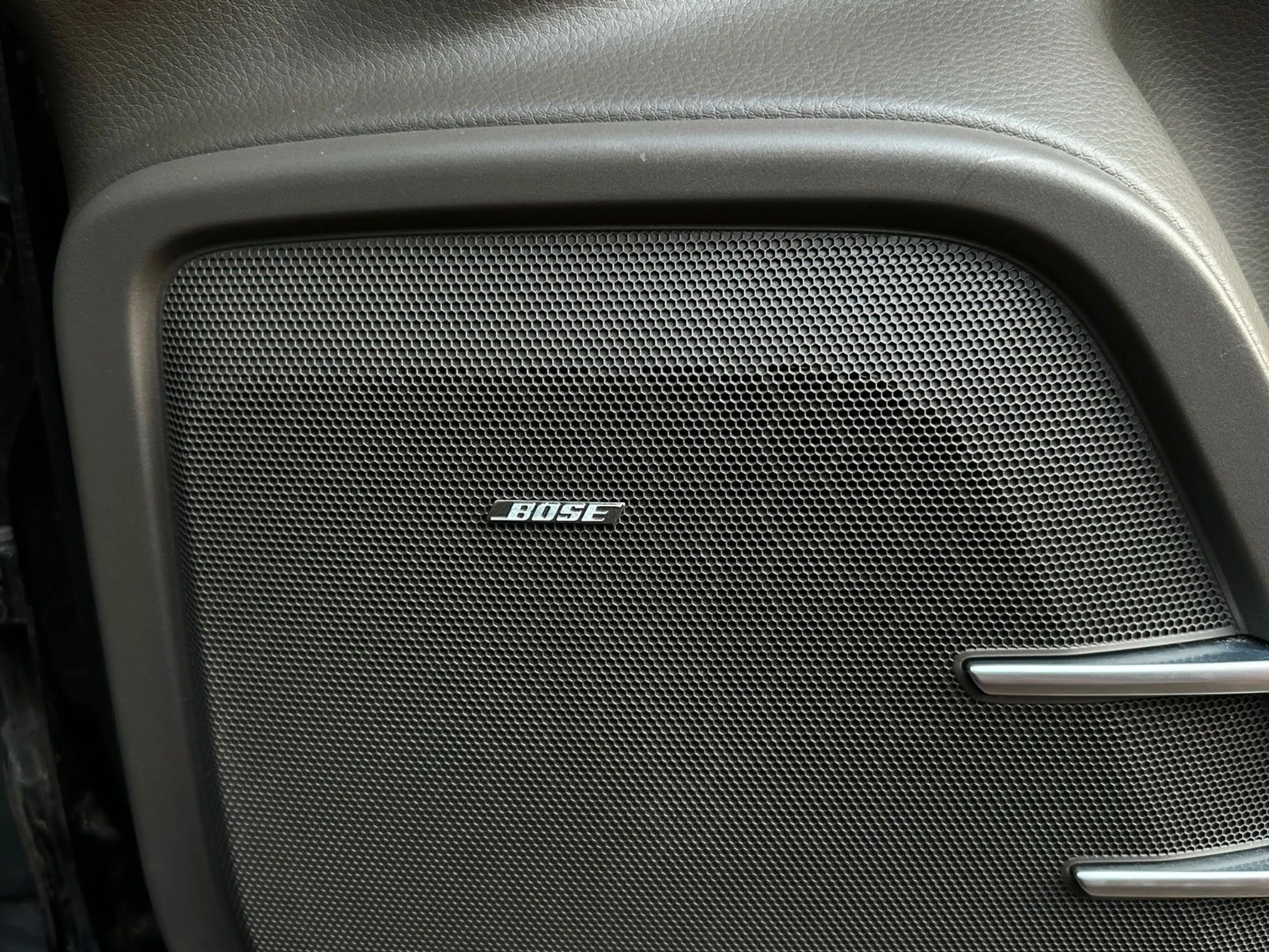 Porsche Cayenne S E-Hybrid *Platinum Edition* — photo 15