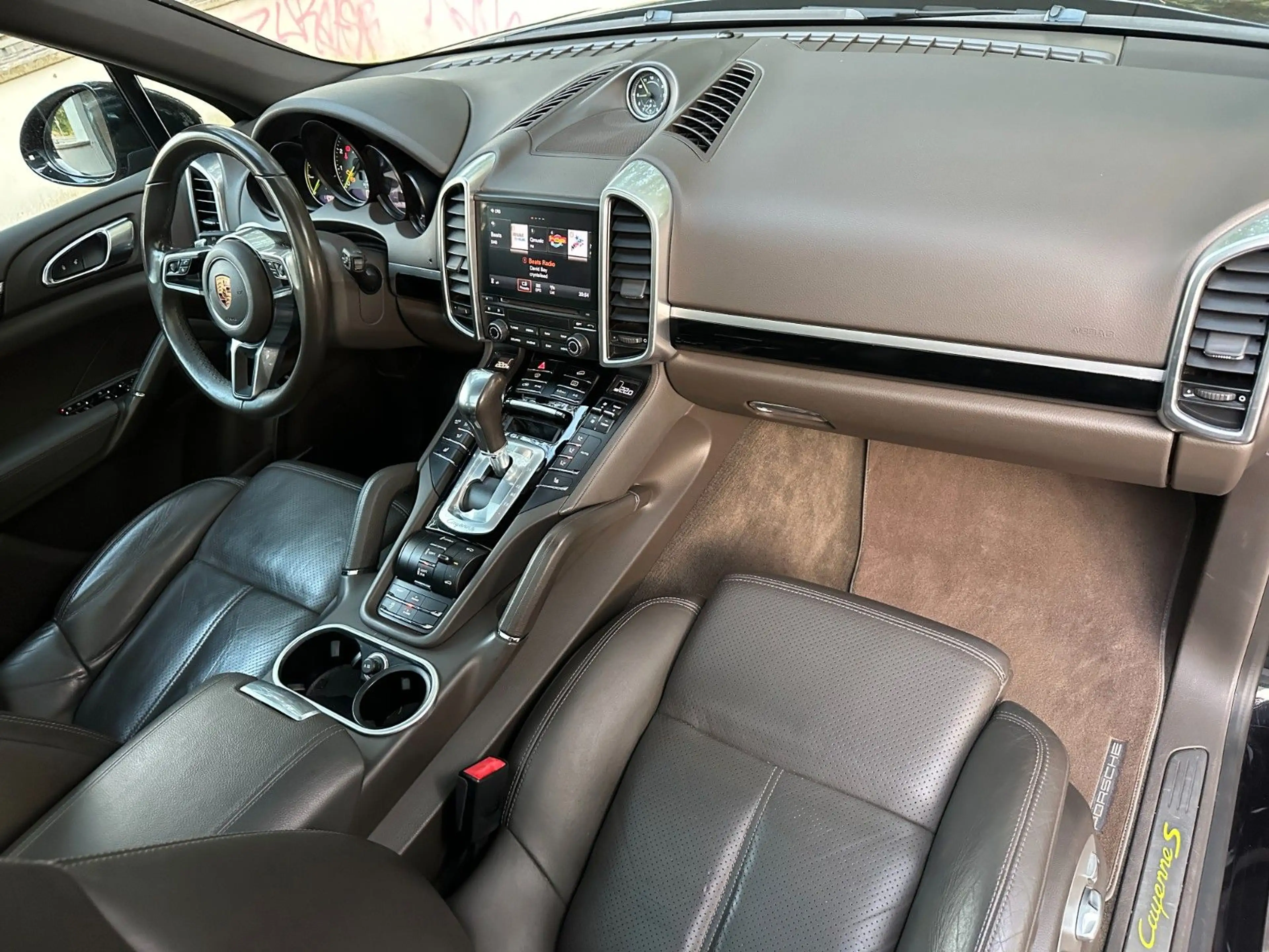 Porsche Cayenne S E-Hybrid *Platinum Edition* — photo 11