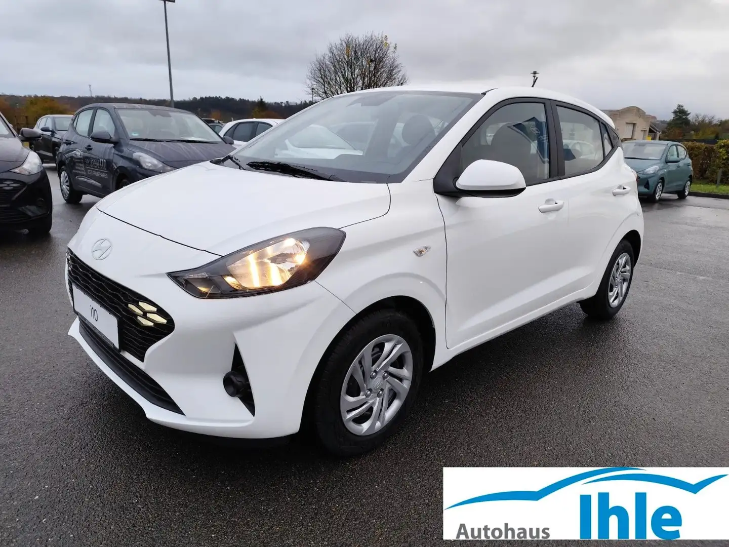 Hyundai i10 1.0 Benzin Select 5-Gang Schaltgetriebe 2WD Weiß - 1