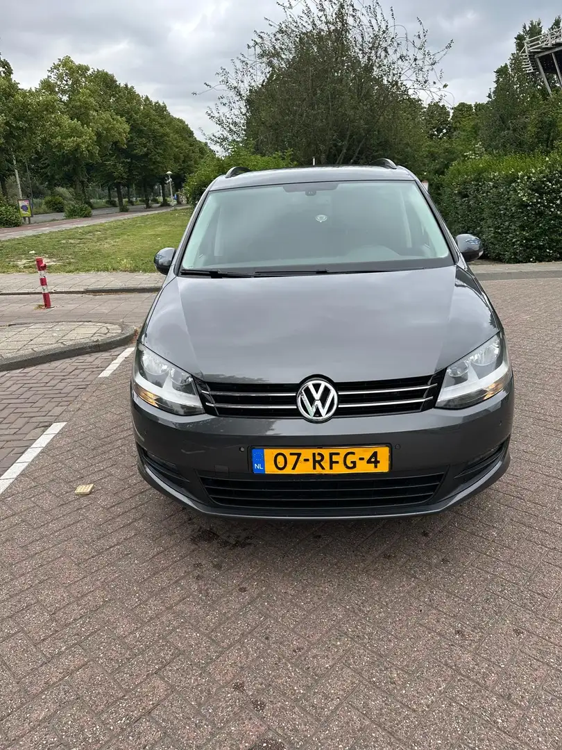 Volkswagen Sharan 1.4 TSI Comfortline Grijs - 1