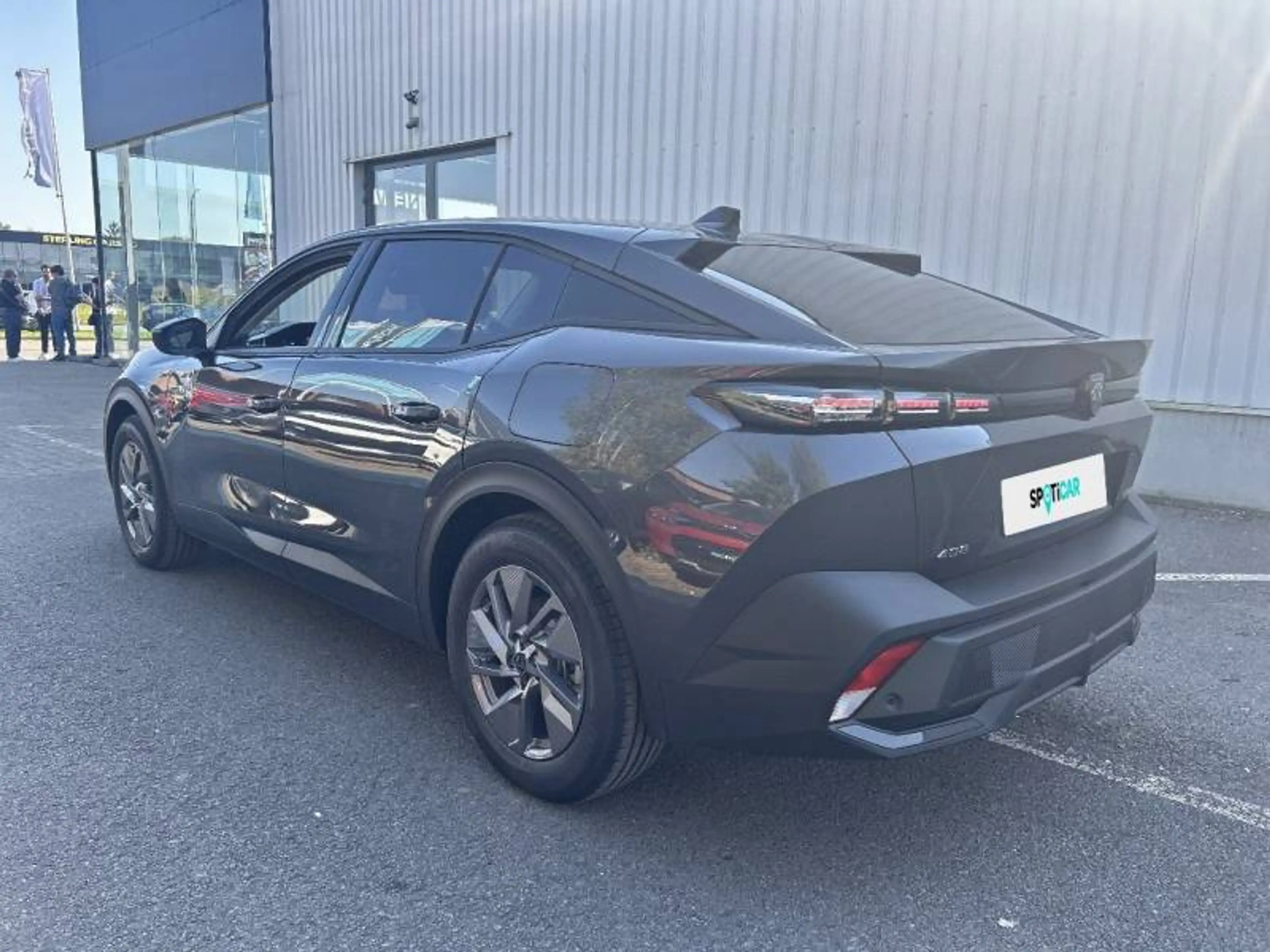 Peugeot 408 1 1.6 Hybrid 180 S&S EAT8 Allure — photo 7
