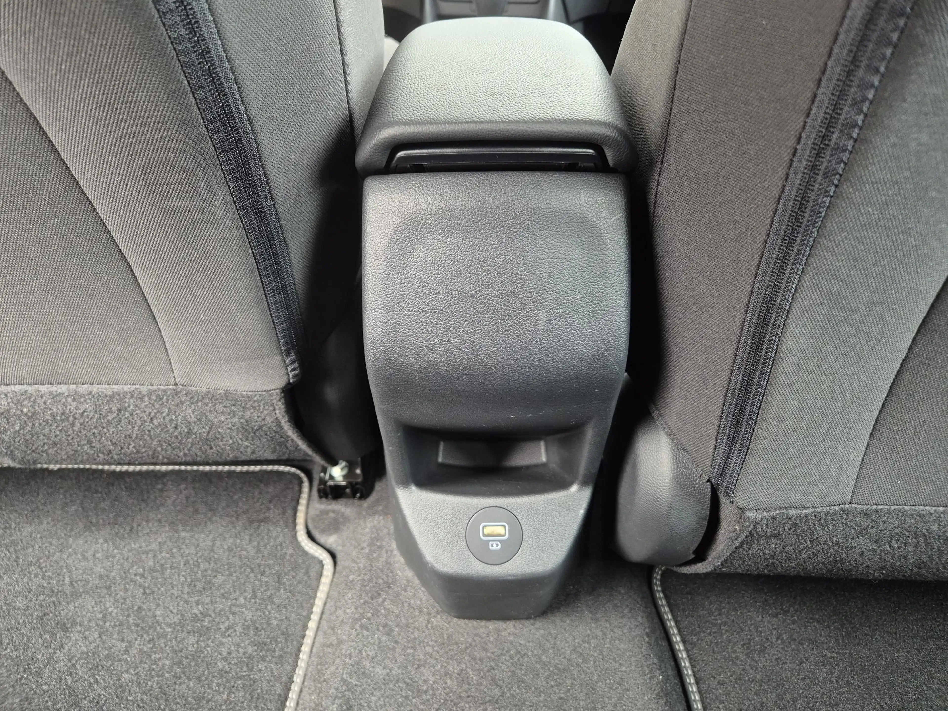 Hyundai BAYON 1.0 T-GDI Comfort / Trekhaak vast / Navigatie via — photo 31