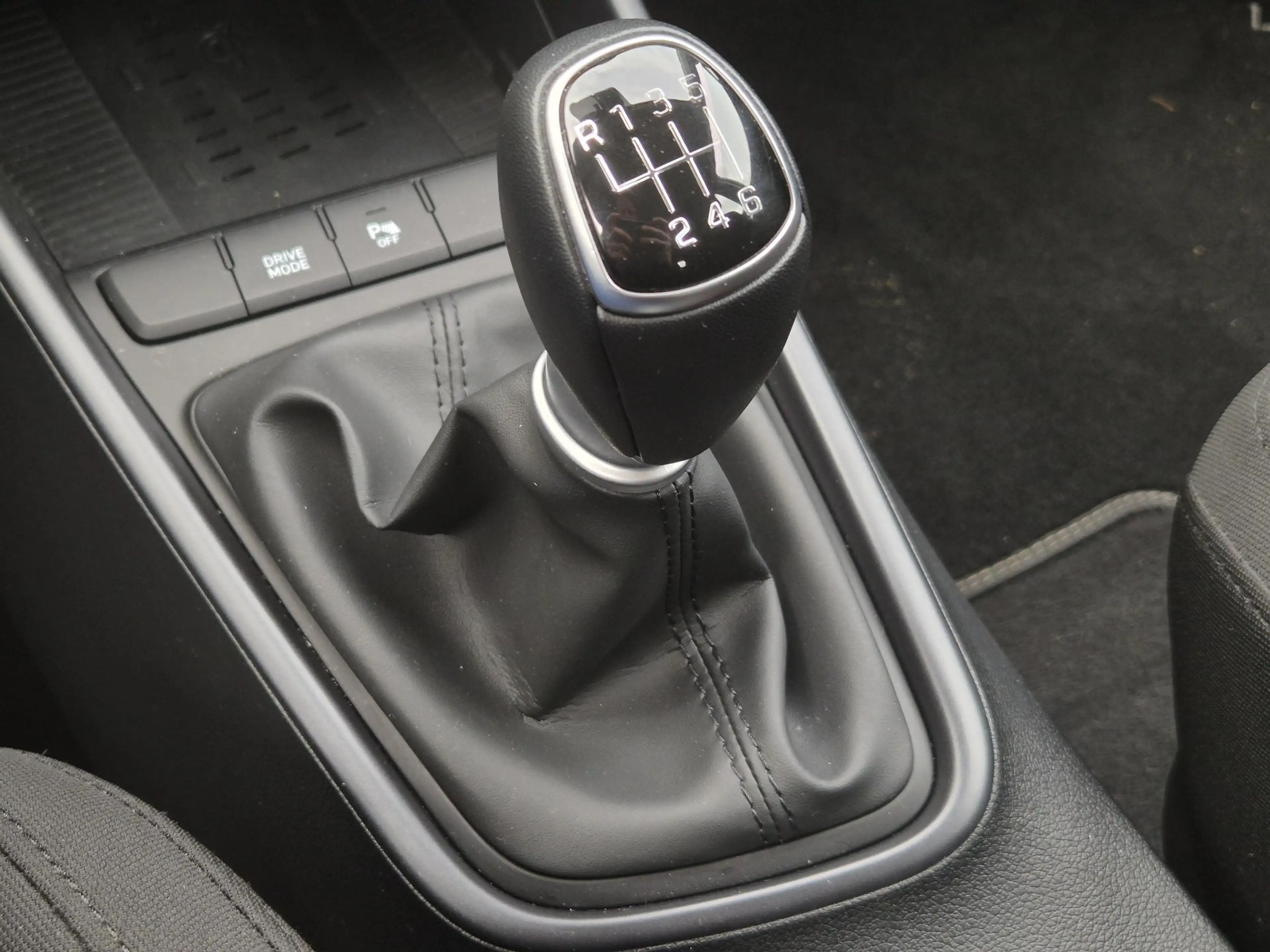 Hyundai BAYON 1.0 T-GDI Comfort / Trekhaak vast / Navigatie via — photo 13