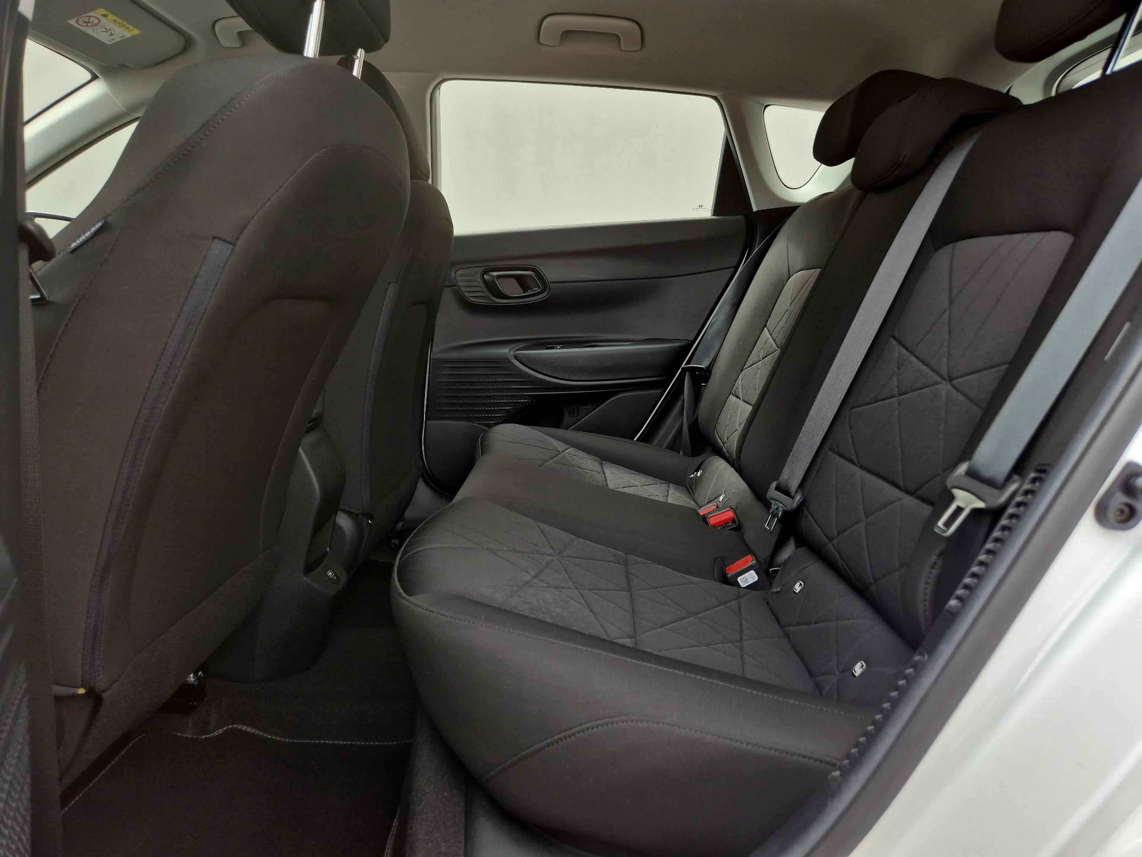 Hyundai BAYON 1.0 T-GDI Comfort / Trekhaak vast / Navigatie via — photo 9