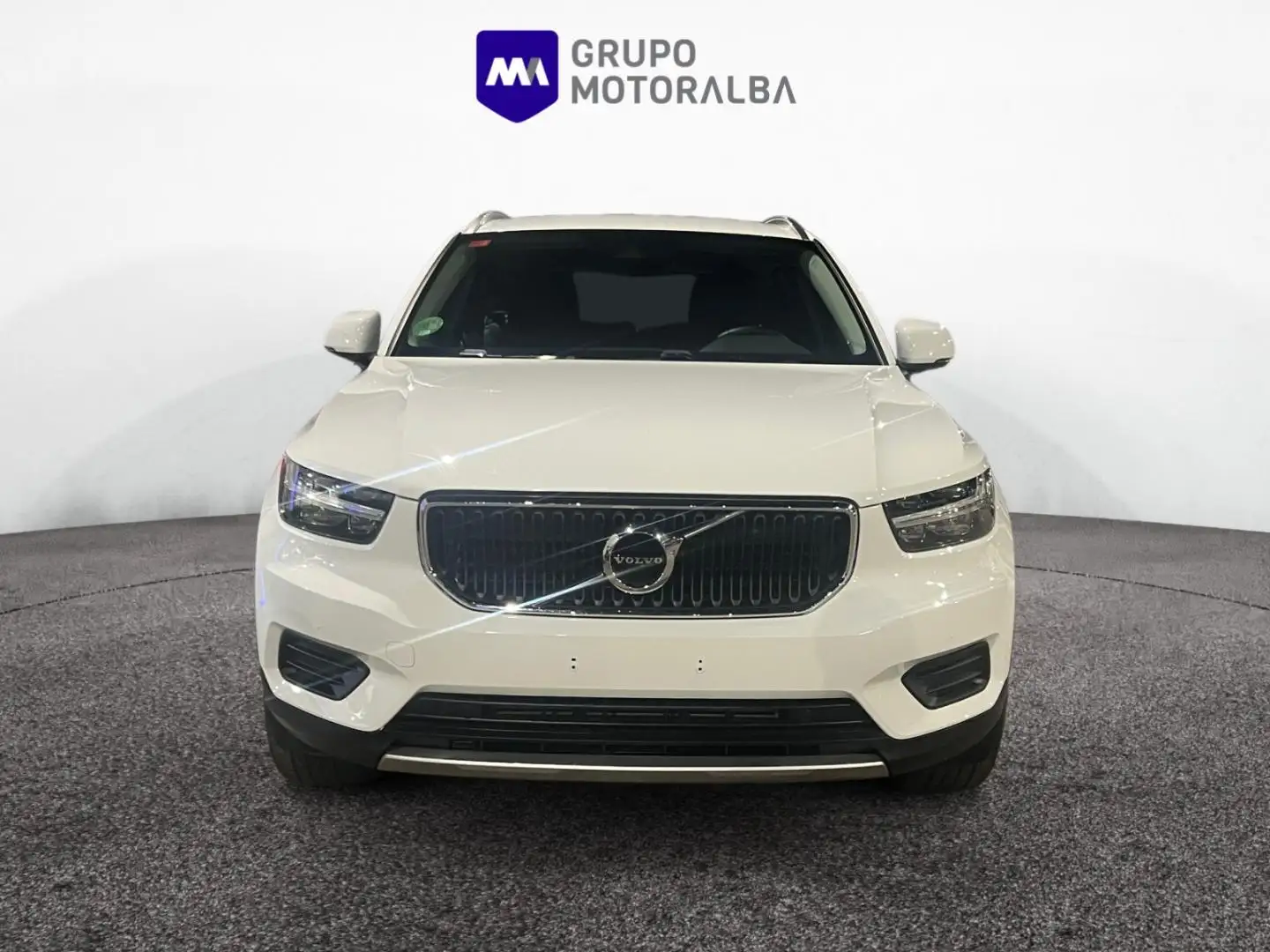 Volvo XC40 T3 Momentum Pro Blanco - 2