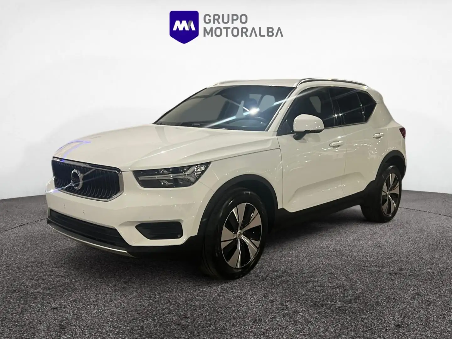 Volvo XC40 T3 Momentum Pro Blanco - 1