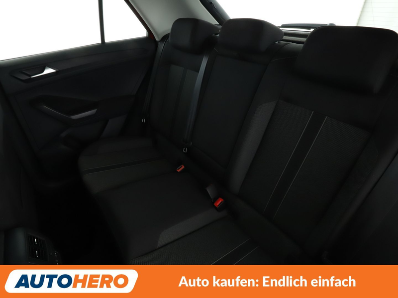 Volkswagen T-Roc 1.5 TSI ACT Life — photo 14