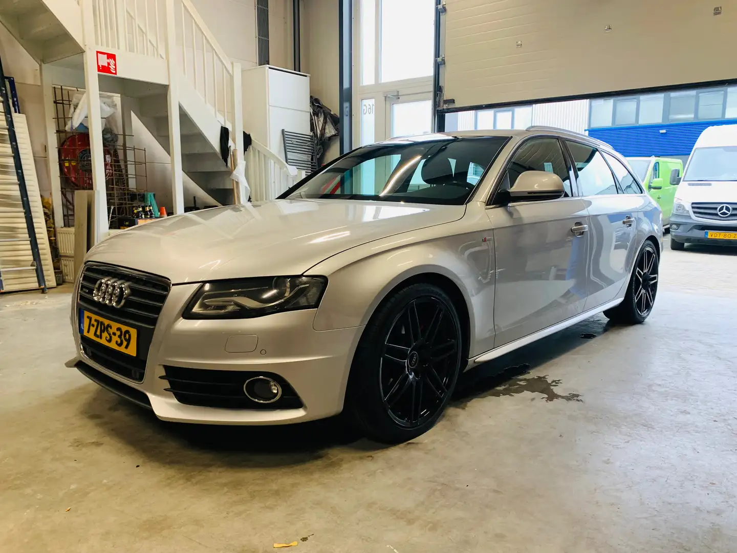 Audi A4 2.0 TFSI q. Pro Line Zilver - 1