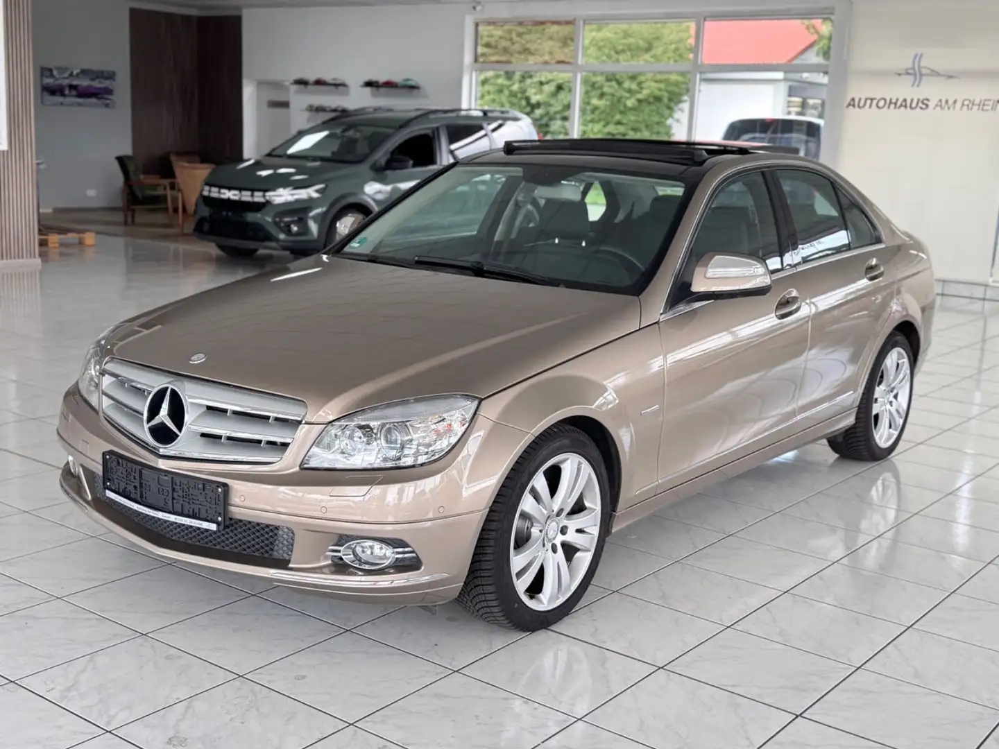 Mercedes-Benz C 180 Kompressor Lim.+Automatik+Pano+Xenon+1.Hnd Beige - 2