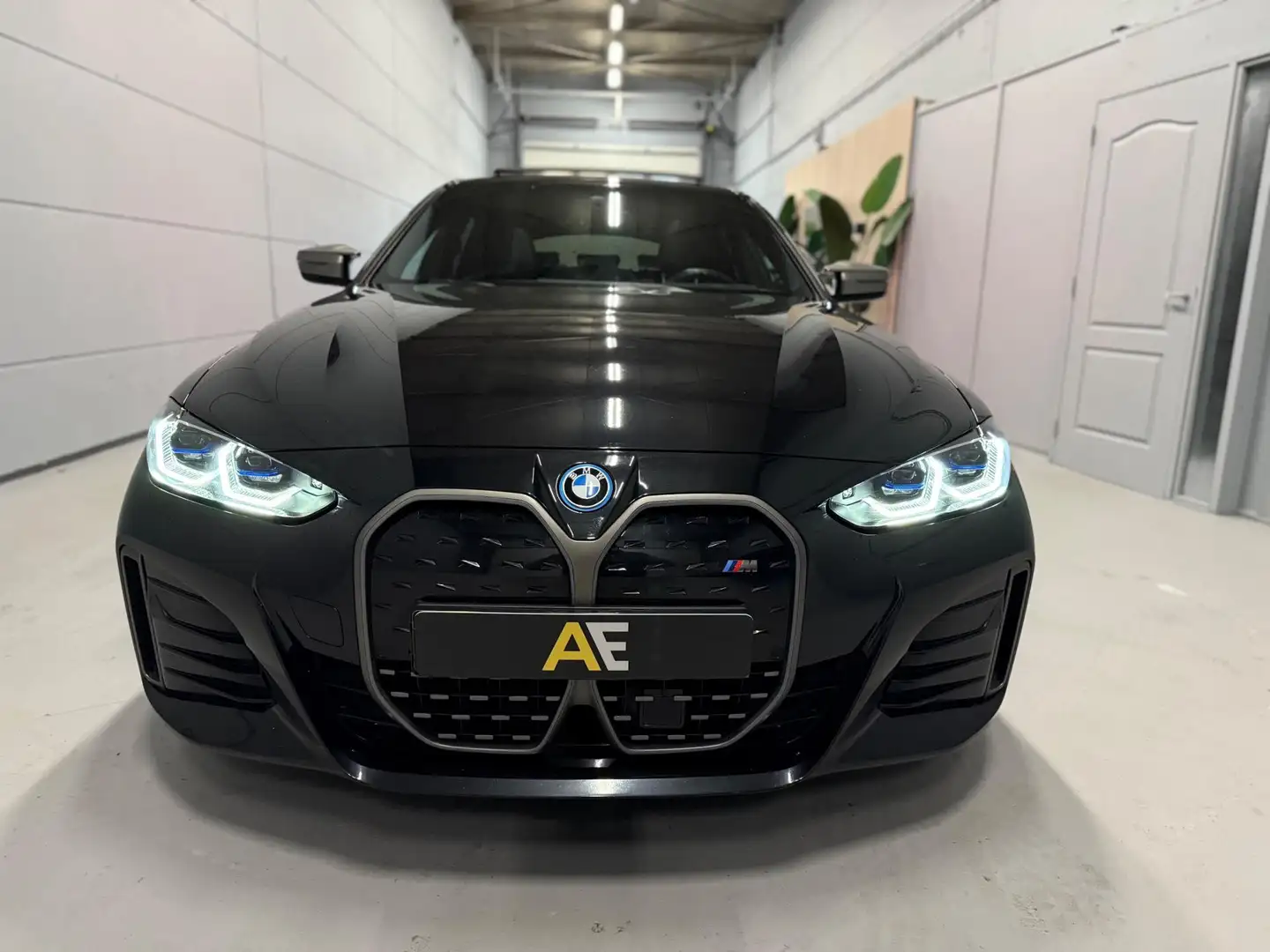 BMW i4 M50 High Executive 84 kWh Schwarz - 1