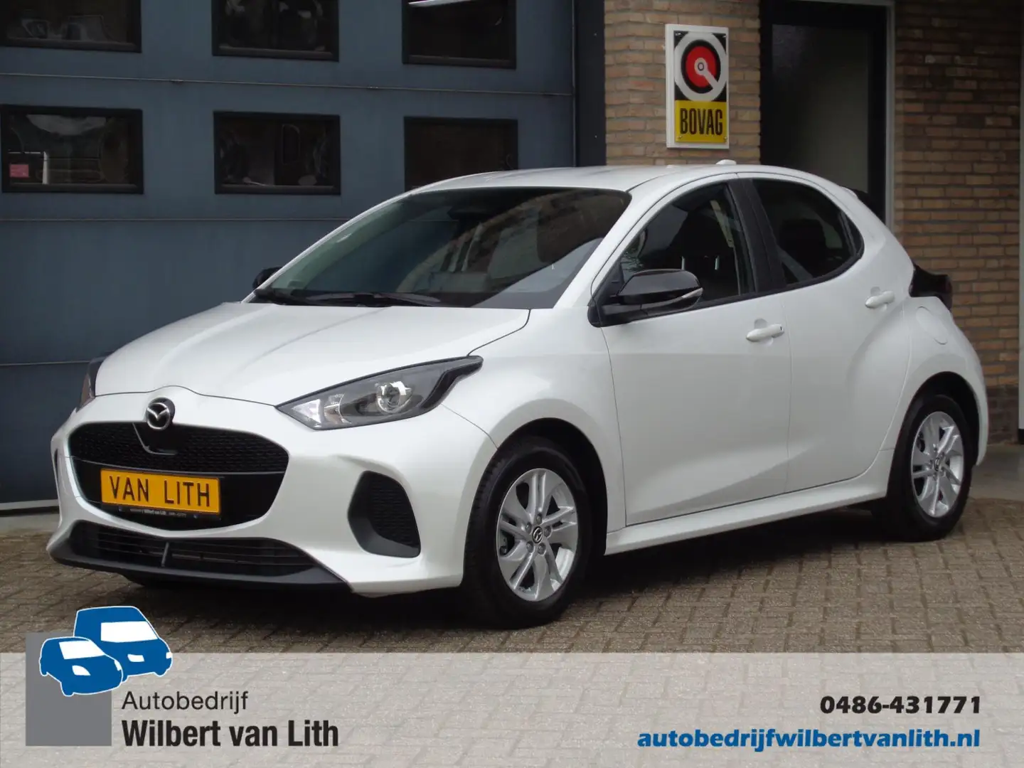 Mazda 2 Hybrid 1.5 Centre-line | Metallic | Camera | AdapC Blanco - 1