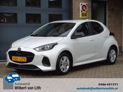 Mazda 2 Hybrid 1.5 Centre-line | Metallic | Camera | AdapC