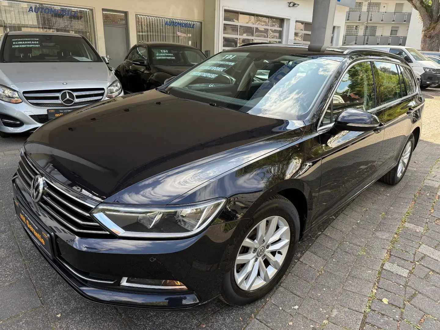Volkswagen Passat Variant Passat Va. 2.0TDI,Navi,DSG,PDC,AHK,1.Hand Schwarz - 1