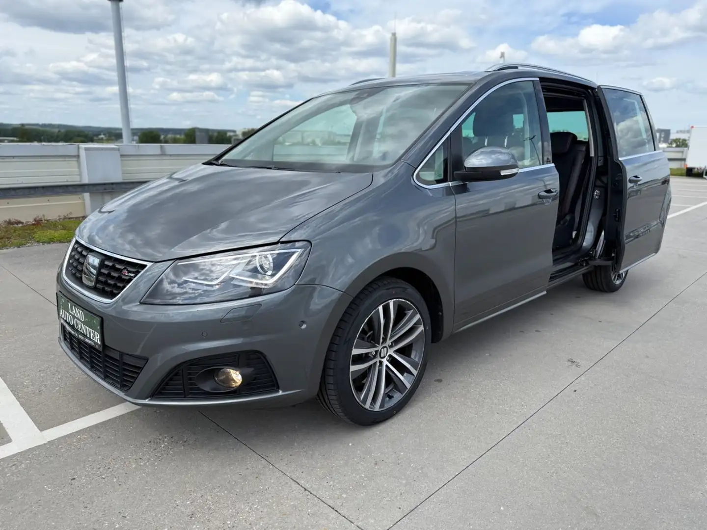 SEAT Alhambra 2,0 TDI DSG FR*7-SITZ*PANO*AHK*ACC*CAM Grigio - 2
