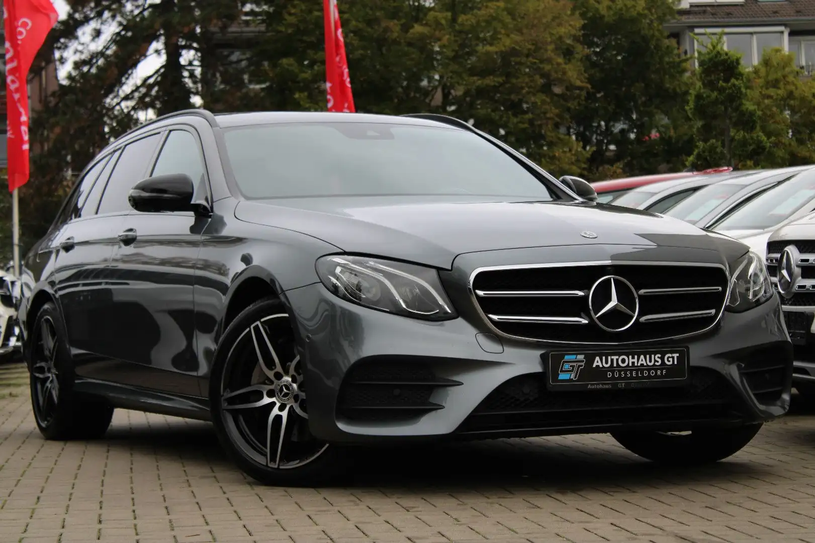 Mercedes-Benz E 200 T 4Matic/AMG/Night/Klima/Navi/360°Kame/AHK Gris - 1