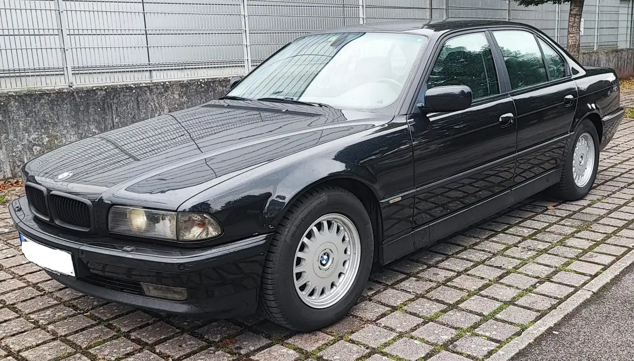 BMW 740