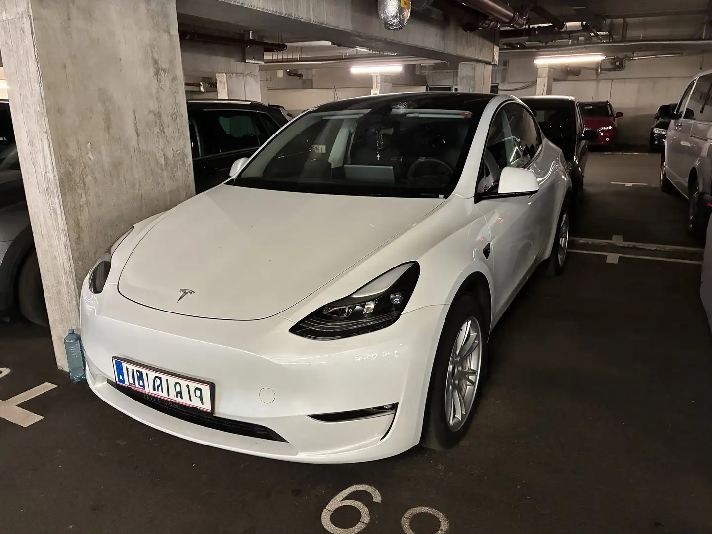 Tesla Model Y Long Range Dual AWD - 2