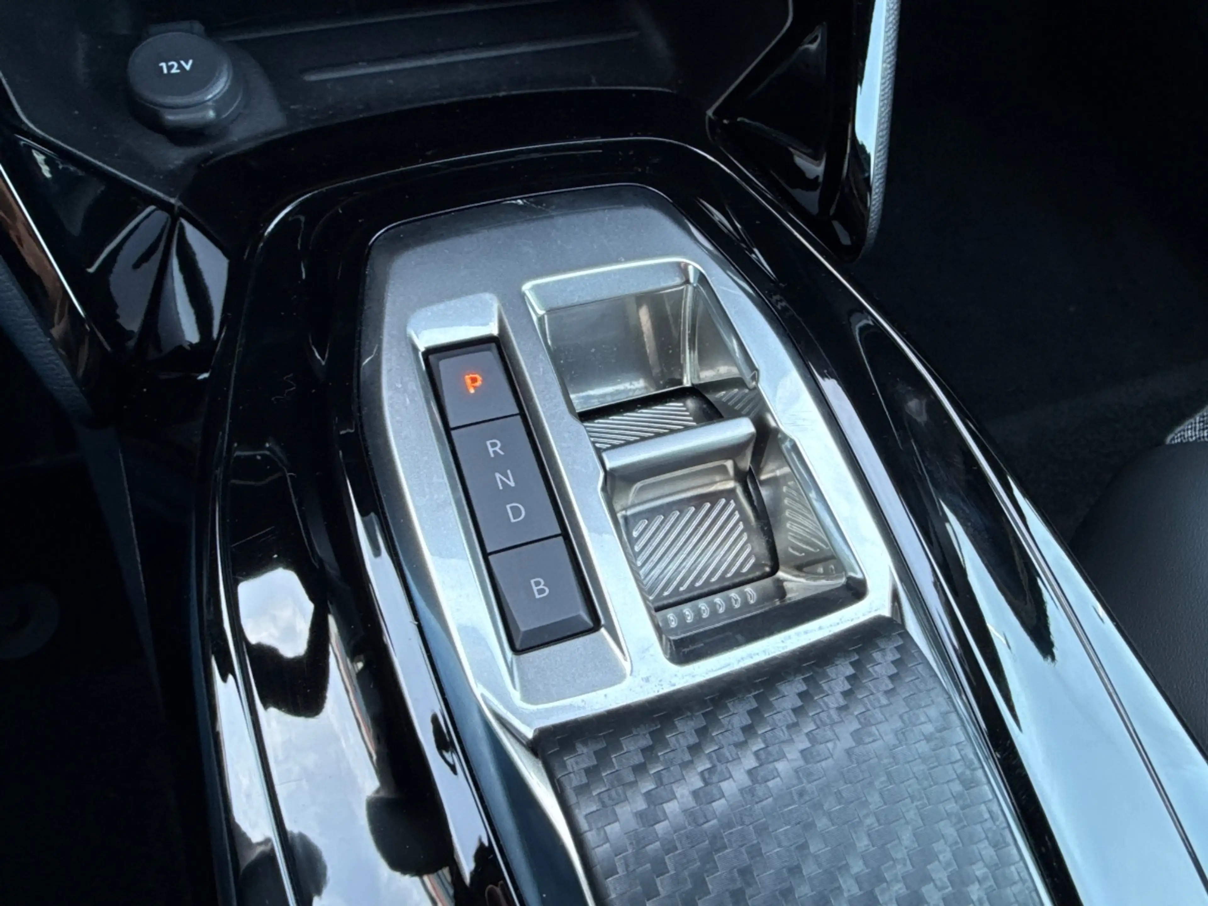 Peugeot e-2008 EV Active Pack 50 kWh|SOH 100%| — photo 15