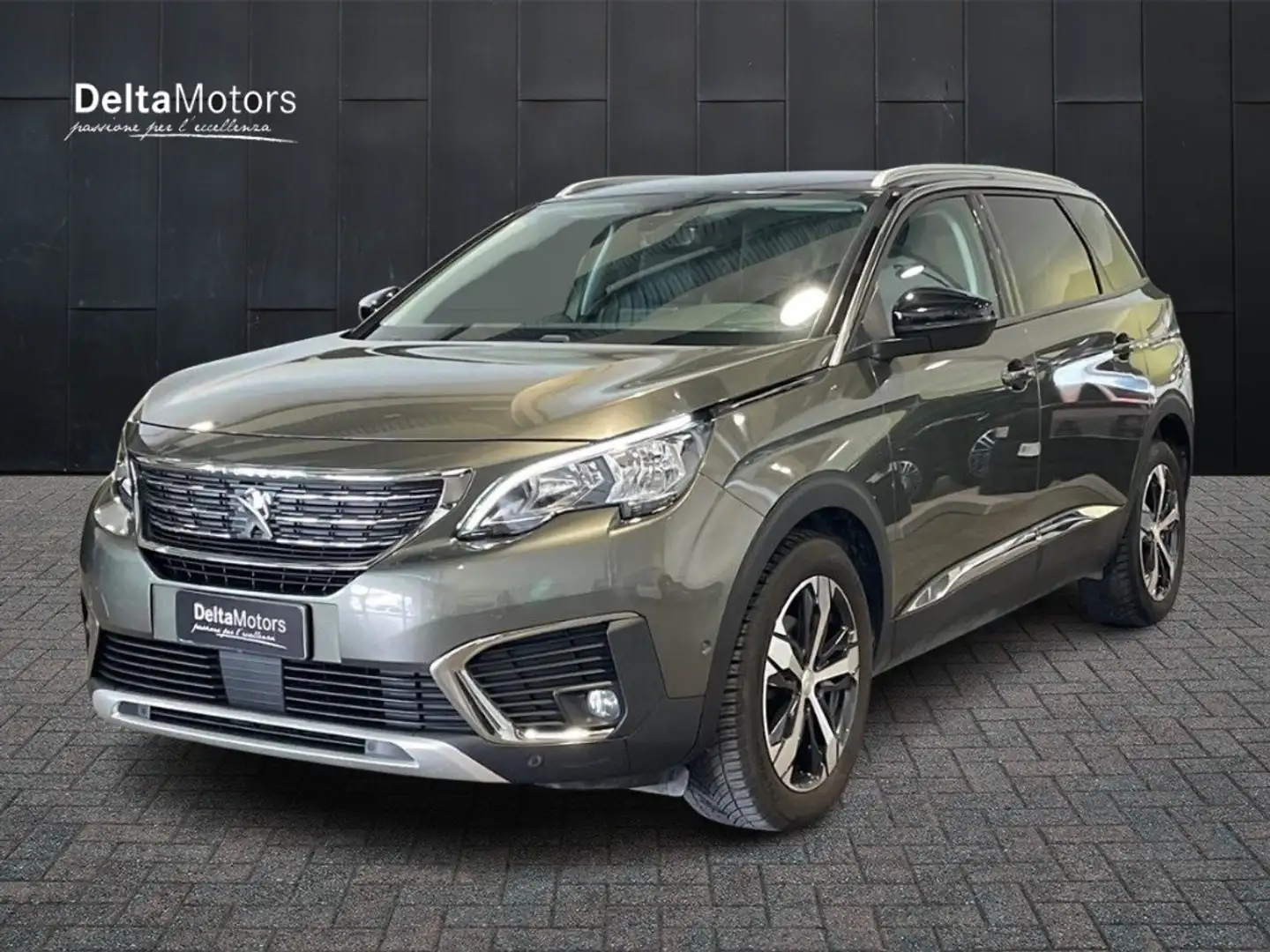 Peugeot 5008 1.6 BlueHDi Allure Verde - 1