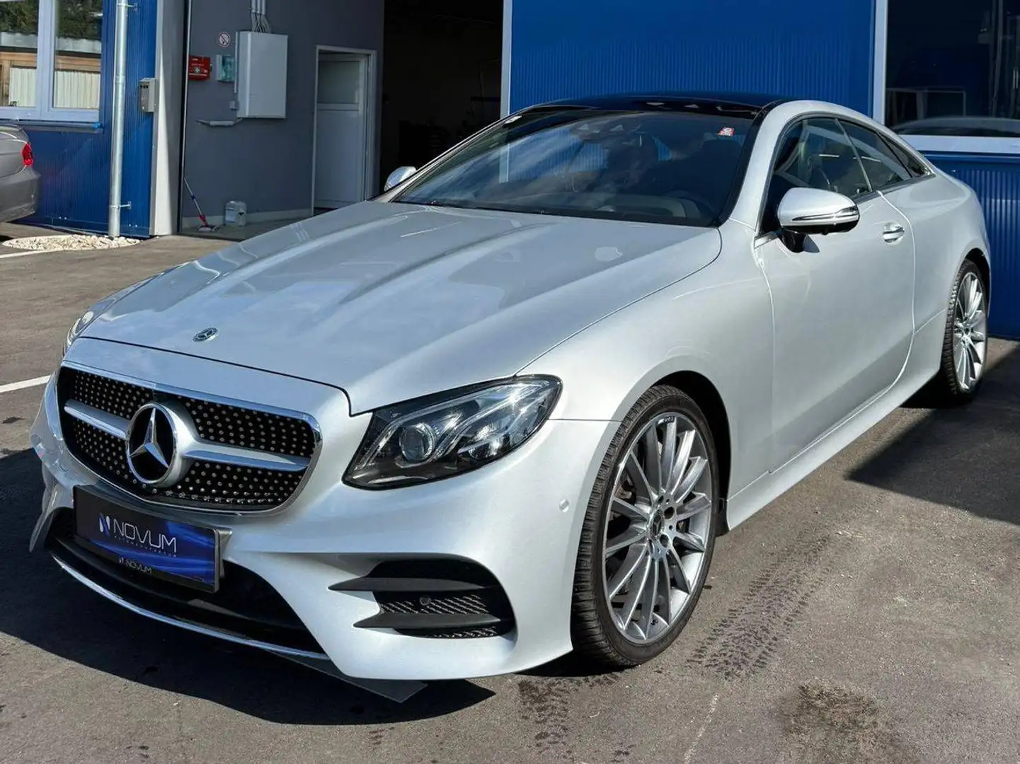 Mercedes-Benz E 450 E 450 4MATIC Aut. Silber - 2
