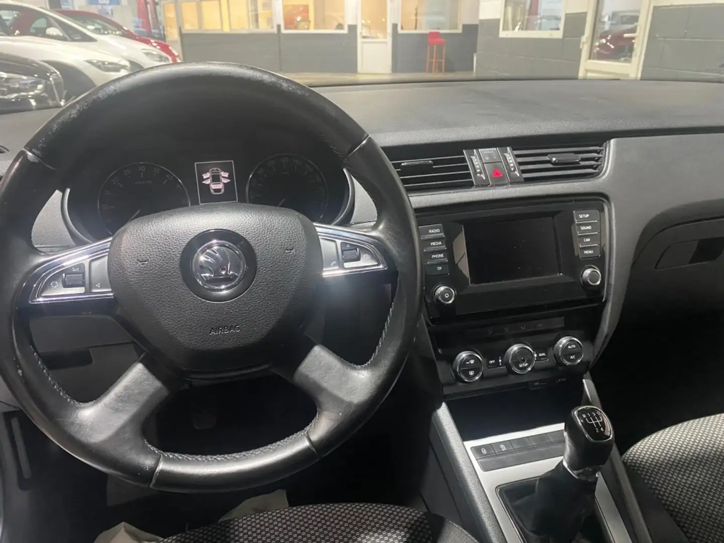 Skoda Octavia 1.6TDI CR Ambition 105 Gris - 2