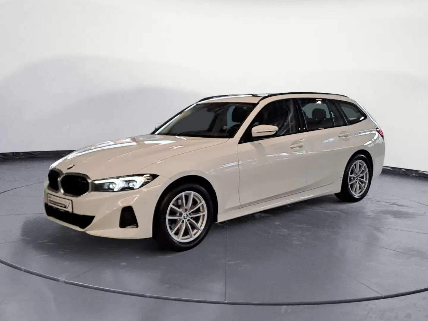 BMW 318 i Touring Panorama AHK LED NAVI SHZ bijela - 2